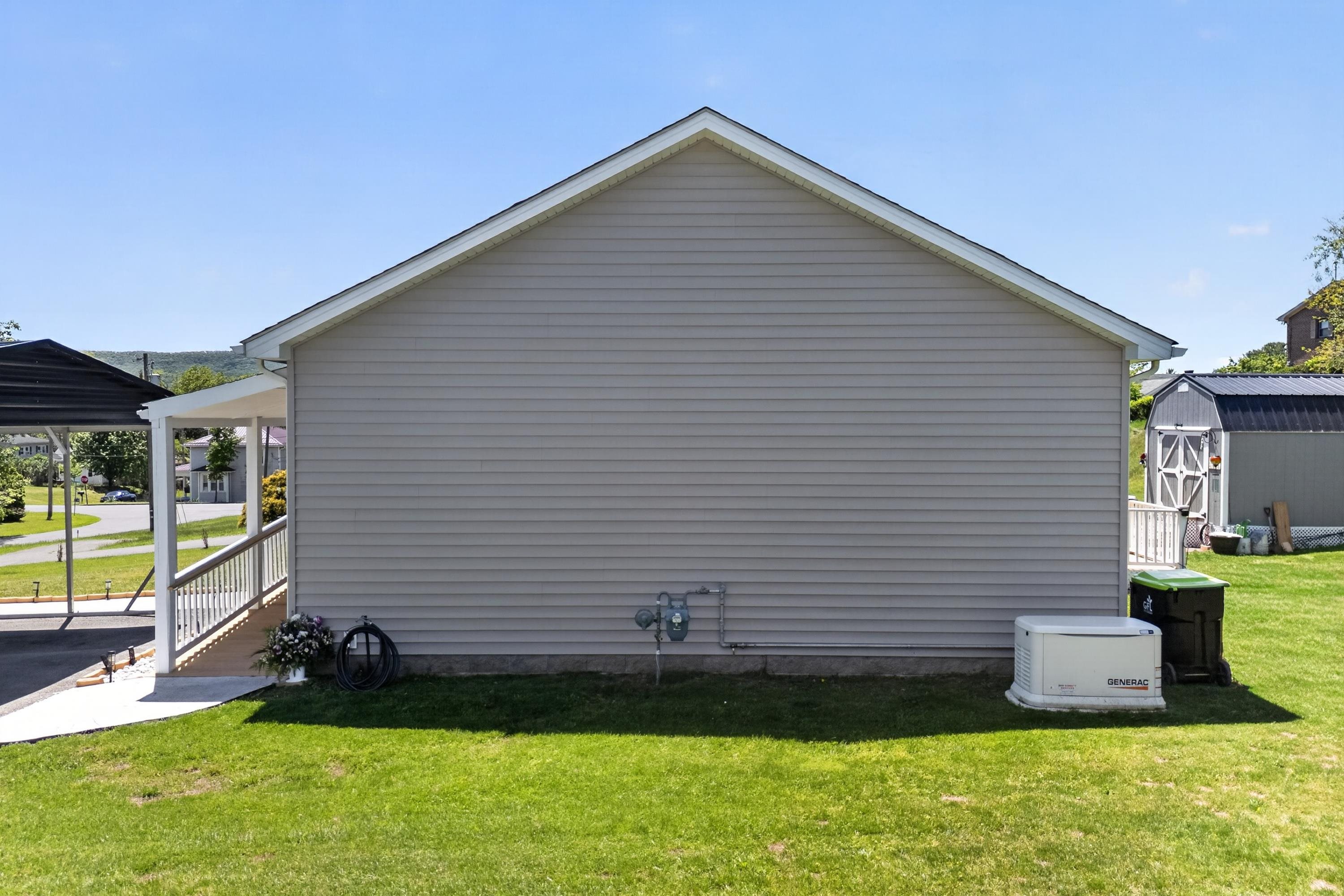 1619 Smith Lane Pulaski VA 24301