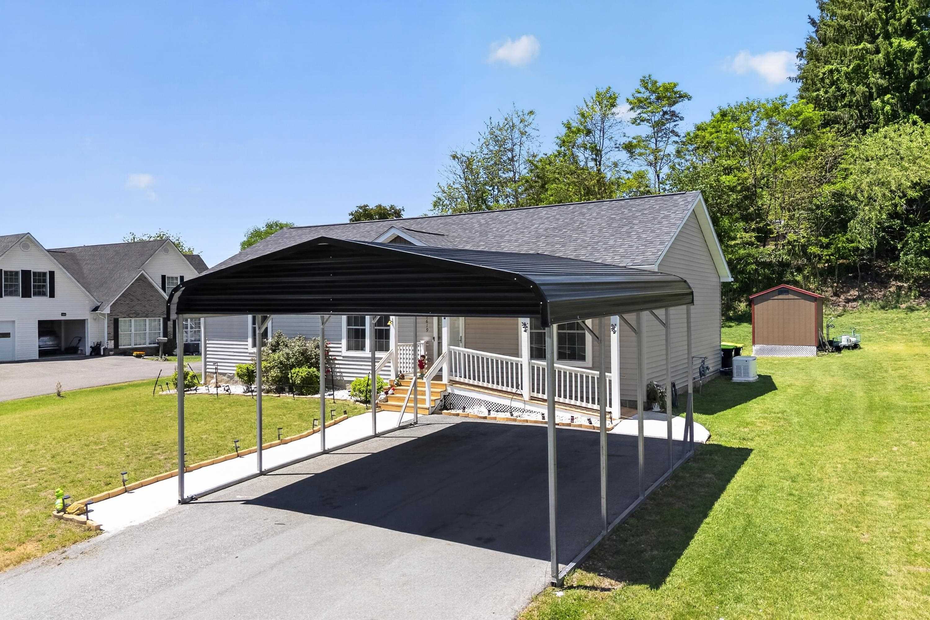 1619 Smith Lane Pulaski VA 24301