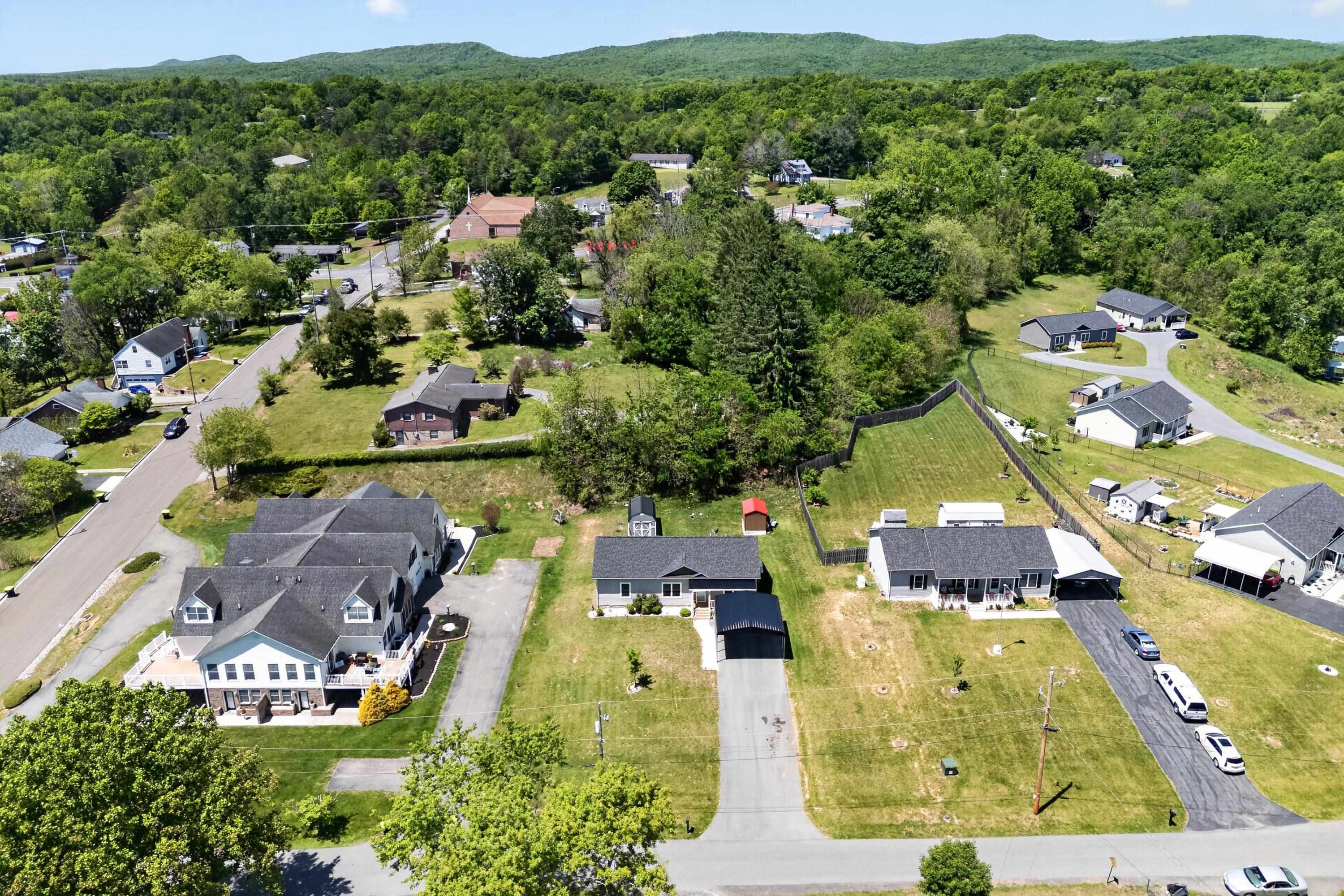 1619 Smith Lane Pulaski VA 24301