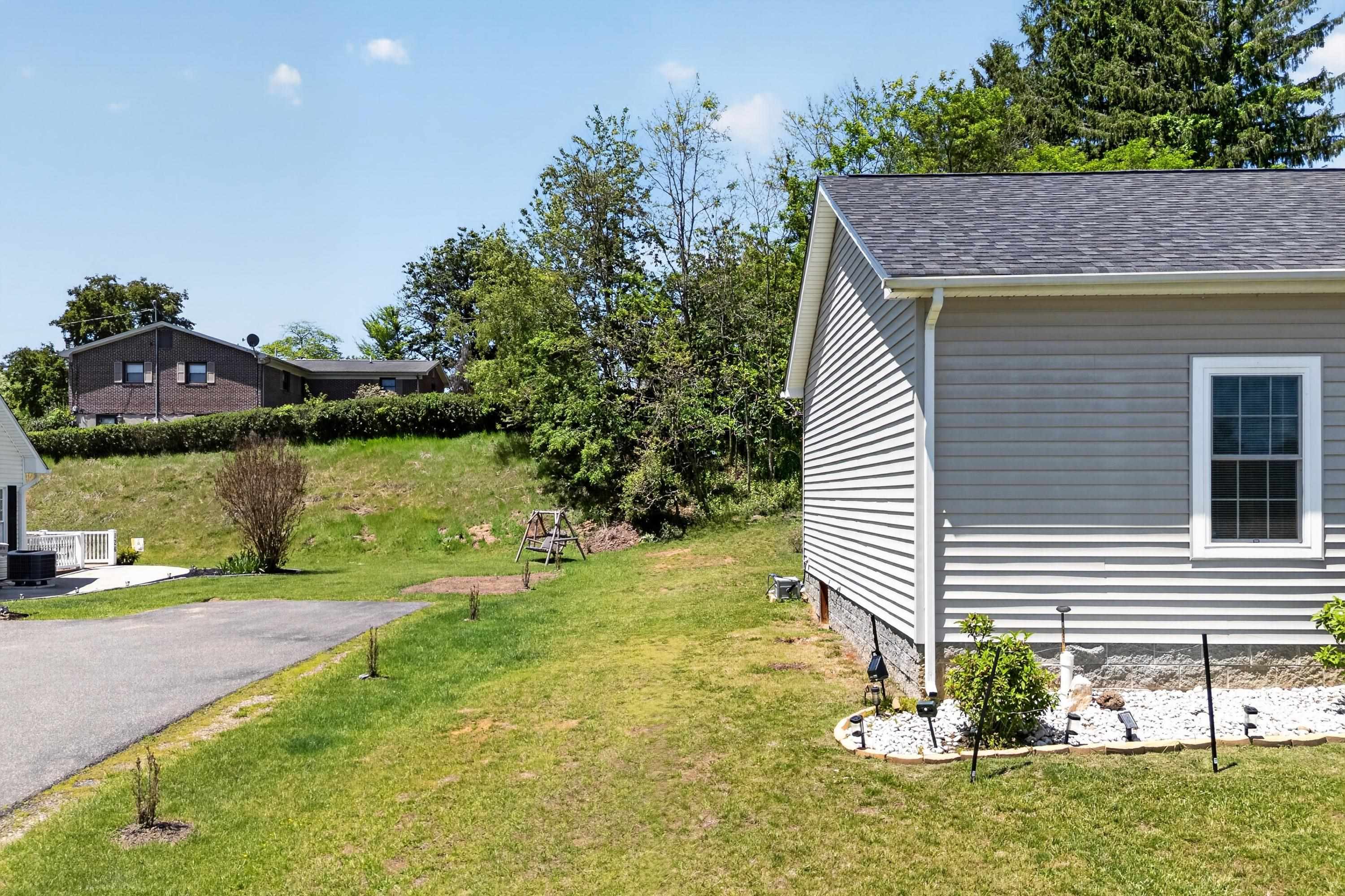 1619 Smith Lane Pulaski VA 24301