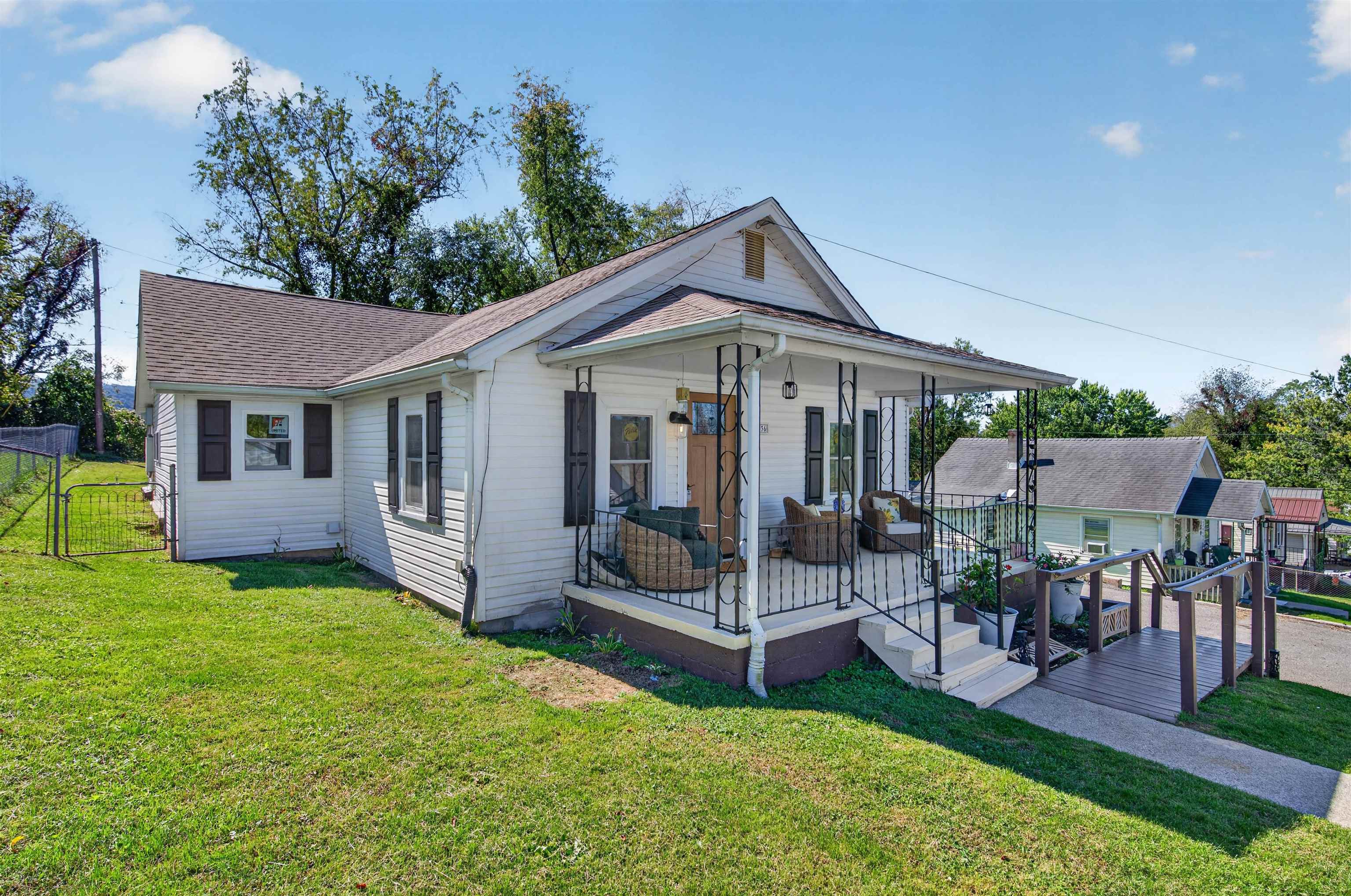 736 Elizabeth Street Pulaski VA 24301
