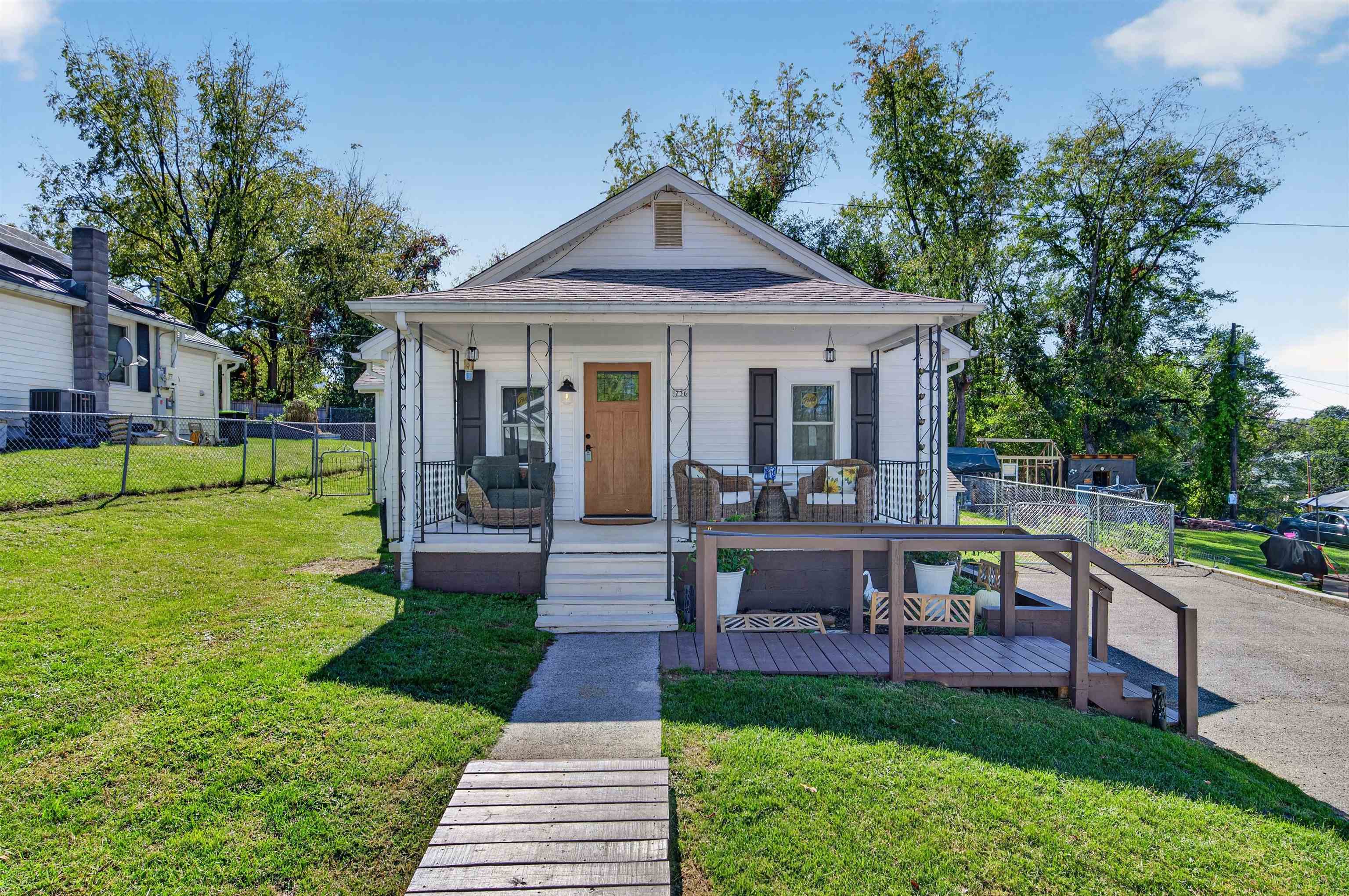 736 Elizabeth Street Pulaski VA 24301