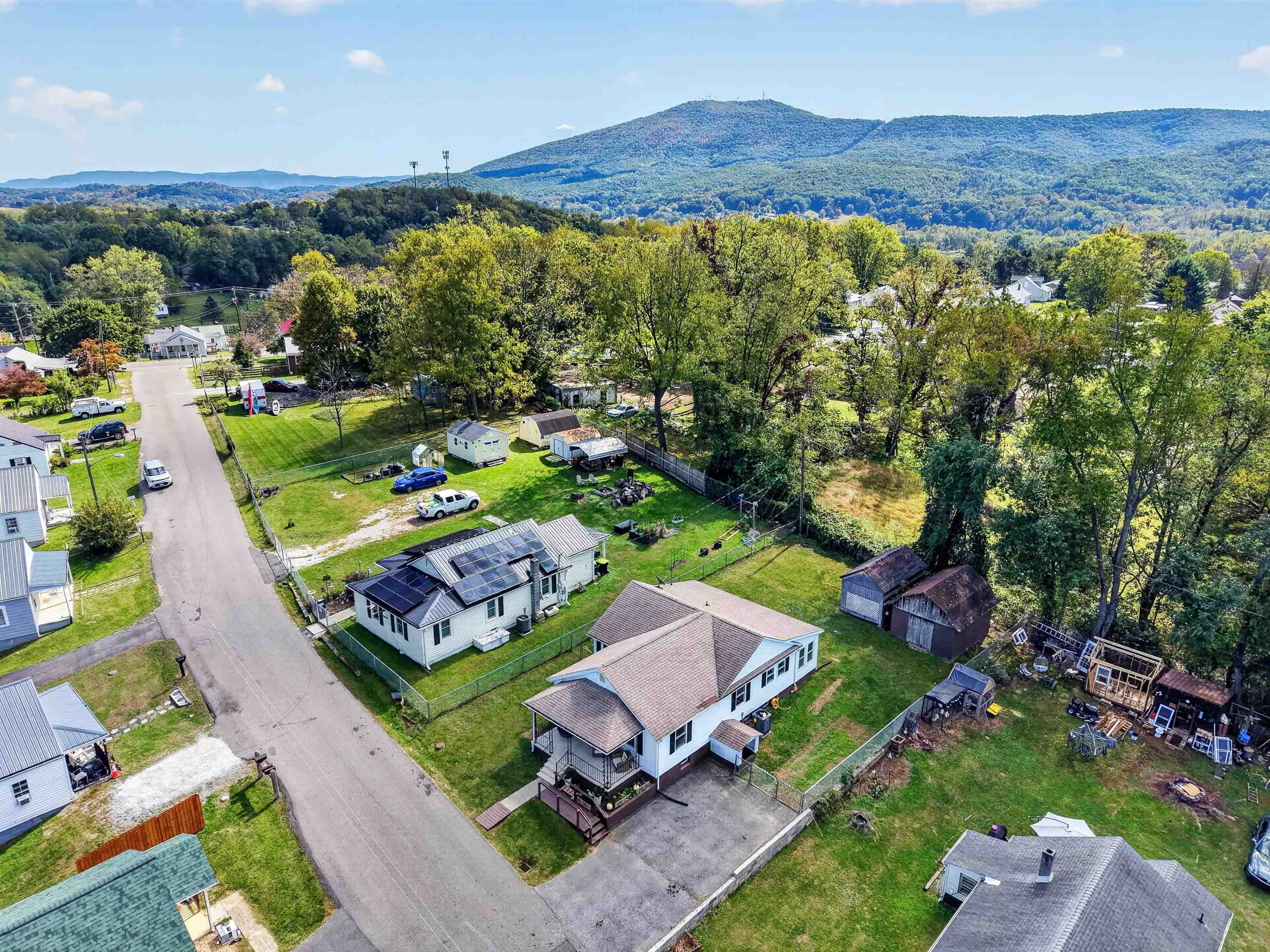 736 Elizabeth Street Pulaski VA 24301