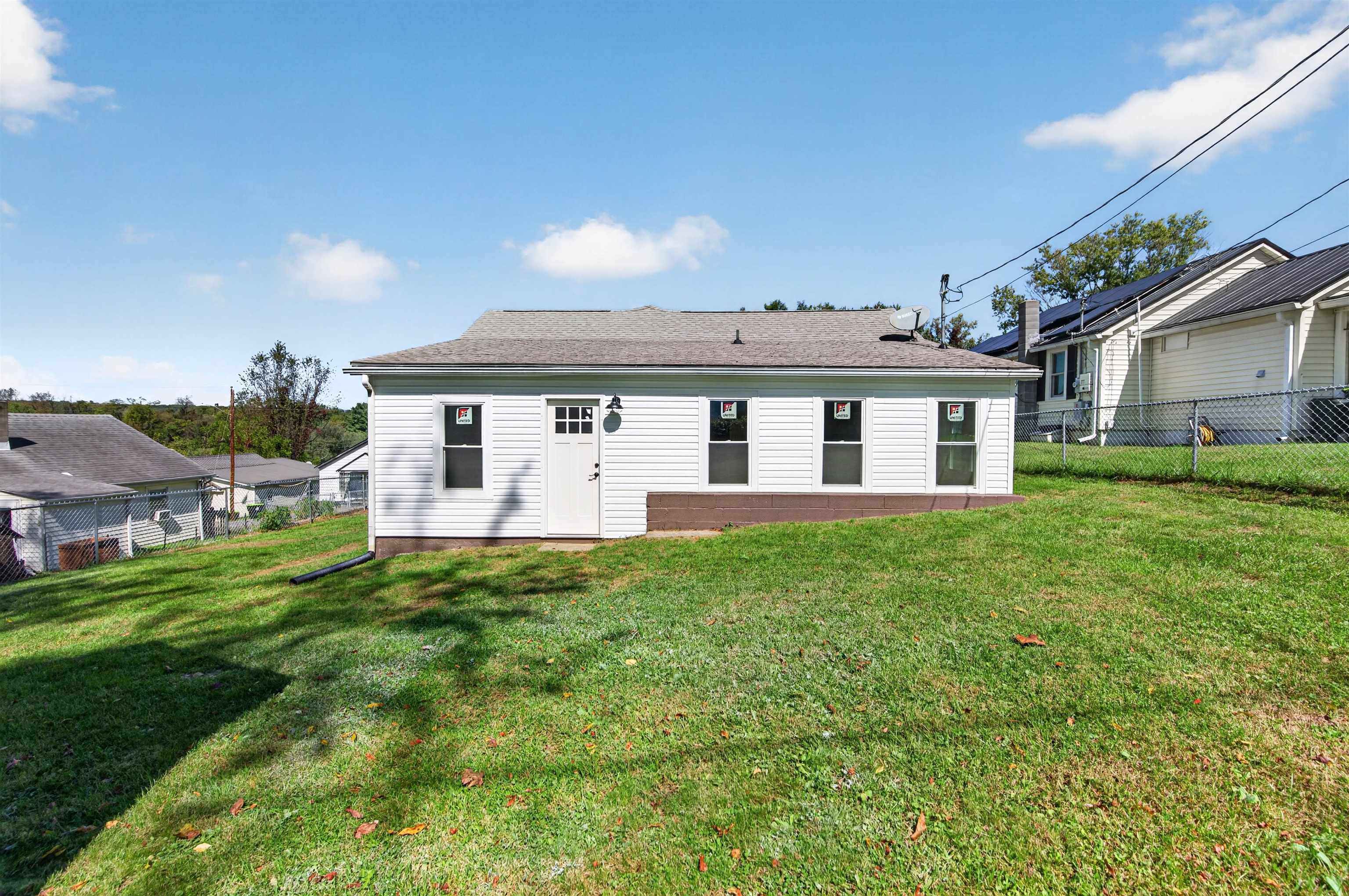 736 Elizabeth Street Pulaski VA 24301