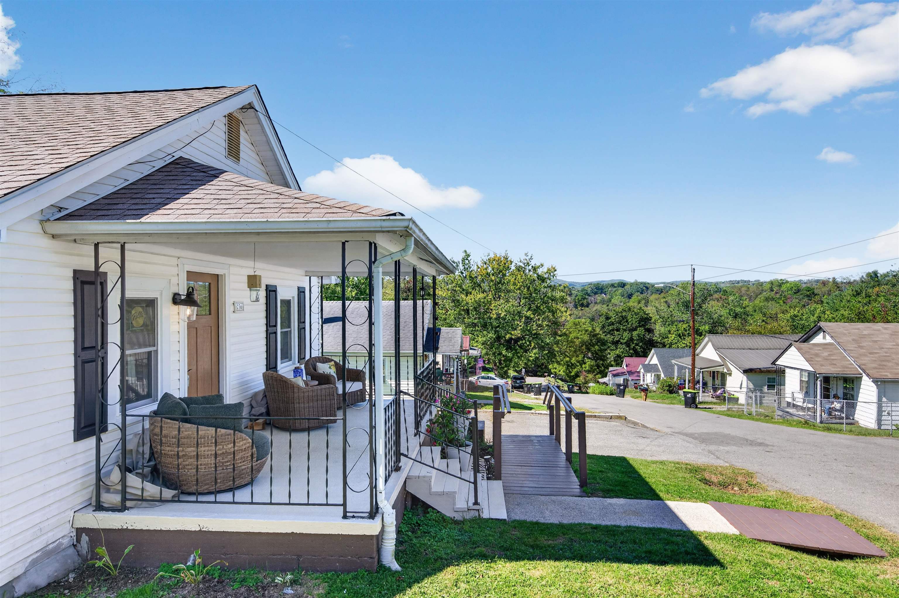 736 Elizabeth Street Pulaski VA 24301