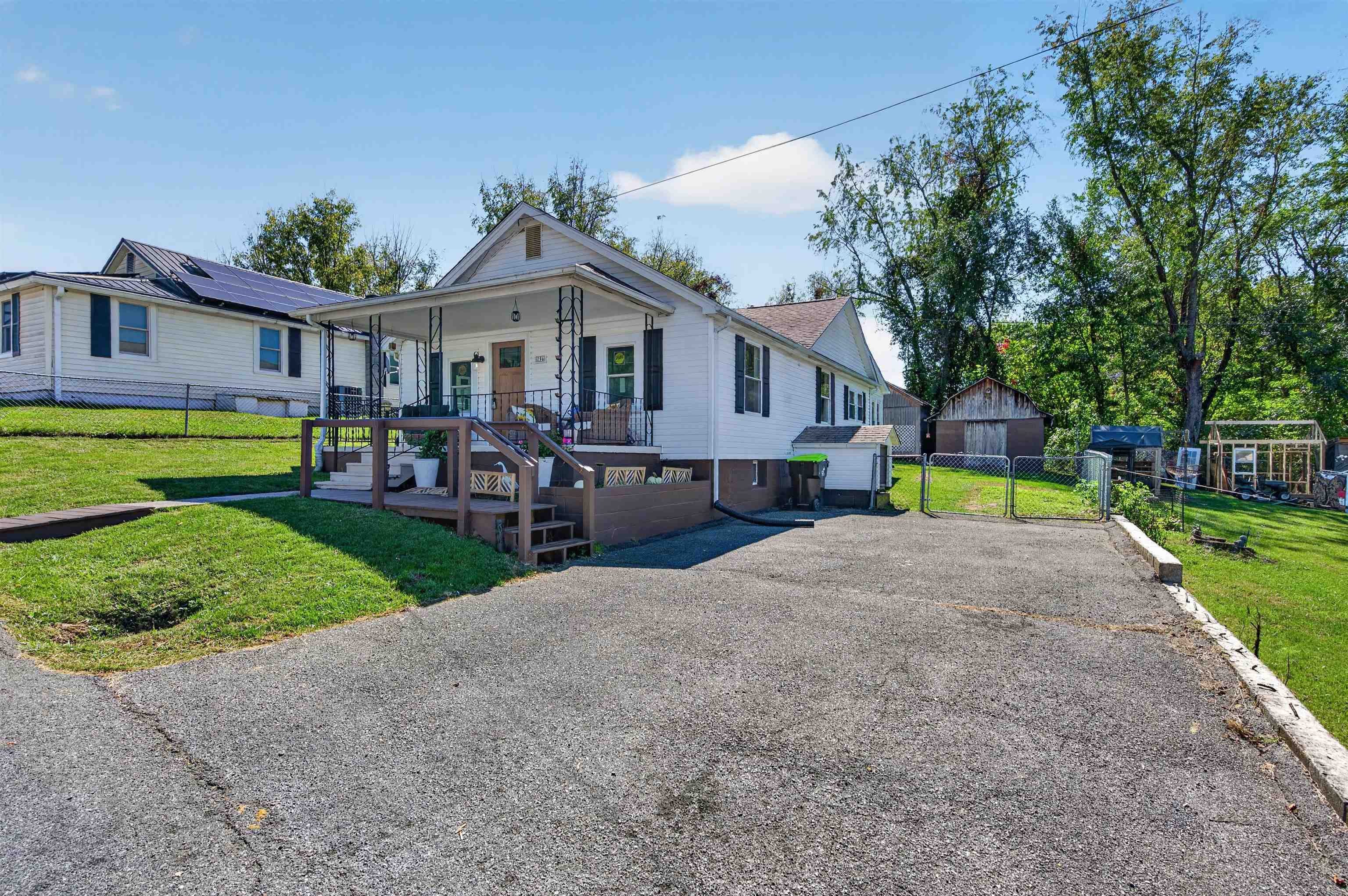 736 Elizabeth Street Pulaski VA 24301