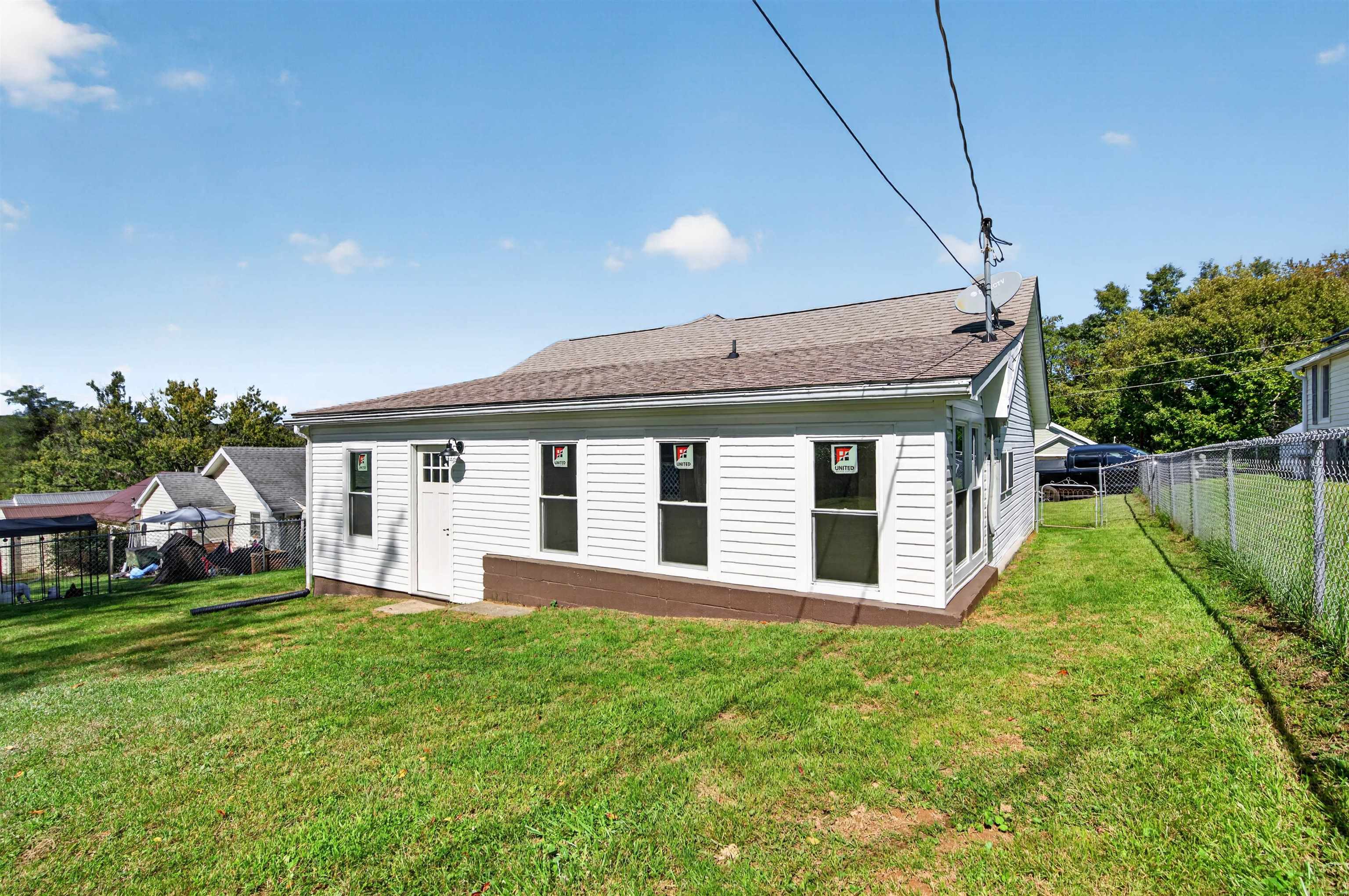 736 Elizabeth Street Pulaski VA 24301