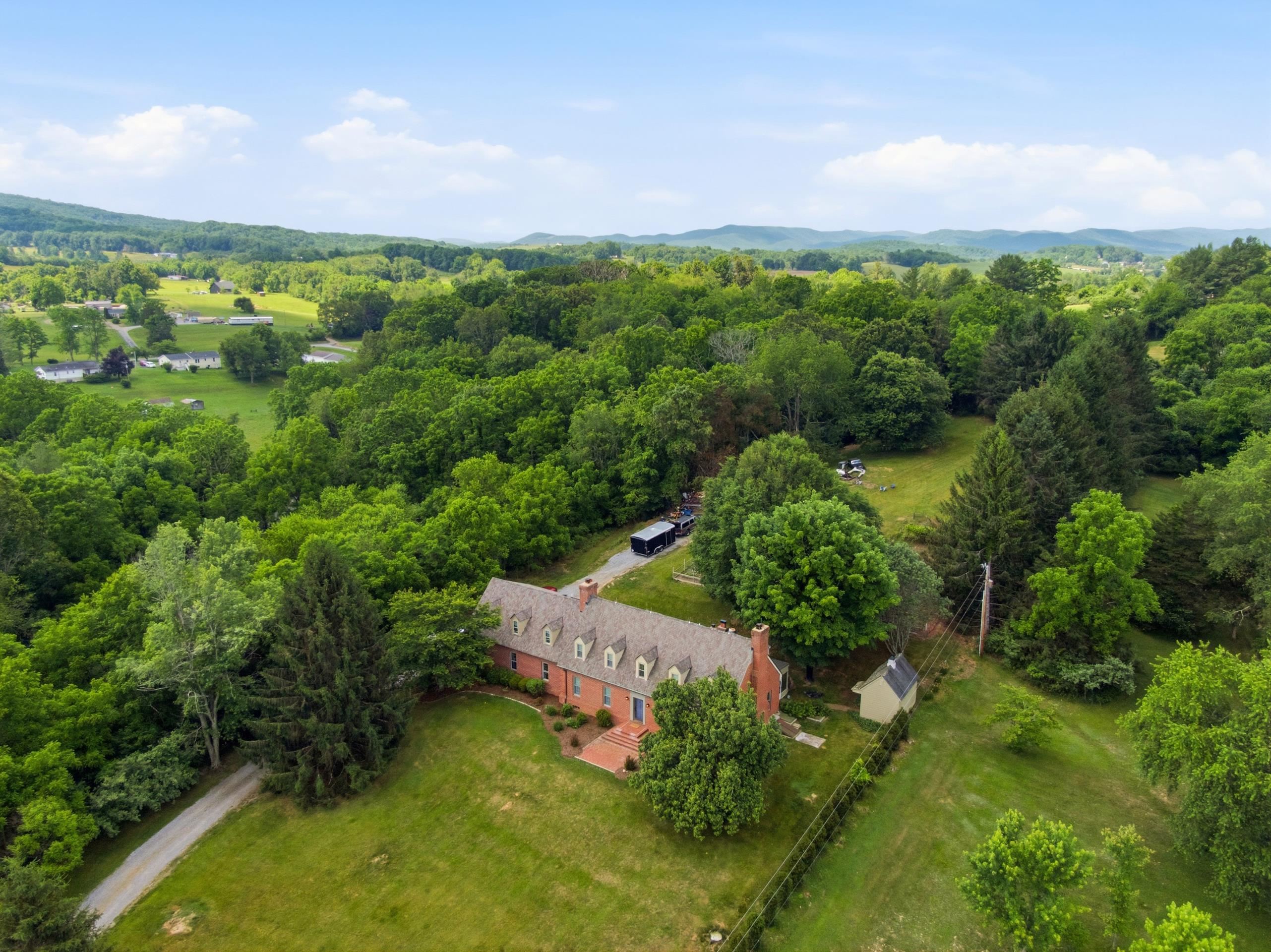4299 Piney Woods Road Christiansburg VA 24073