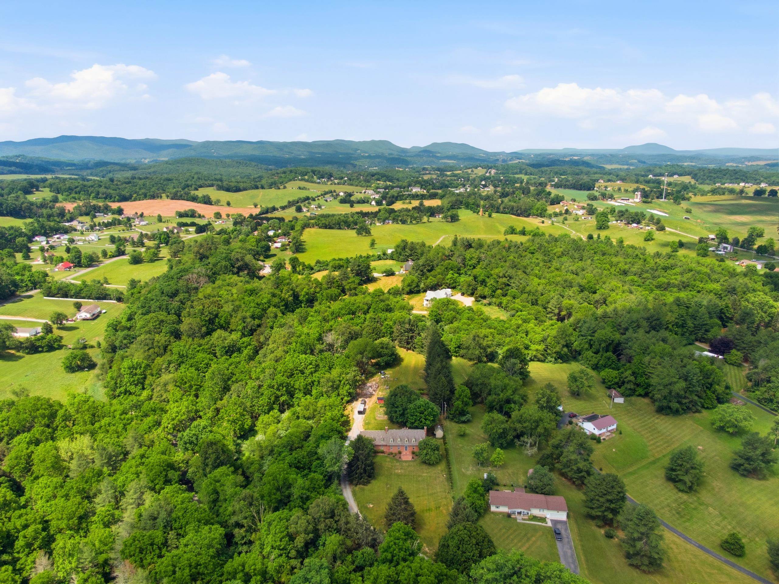 4299 Piney Woods Road Christiansburg VA 24073