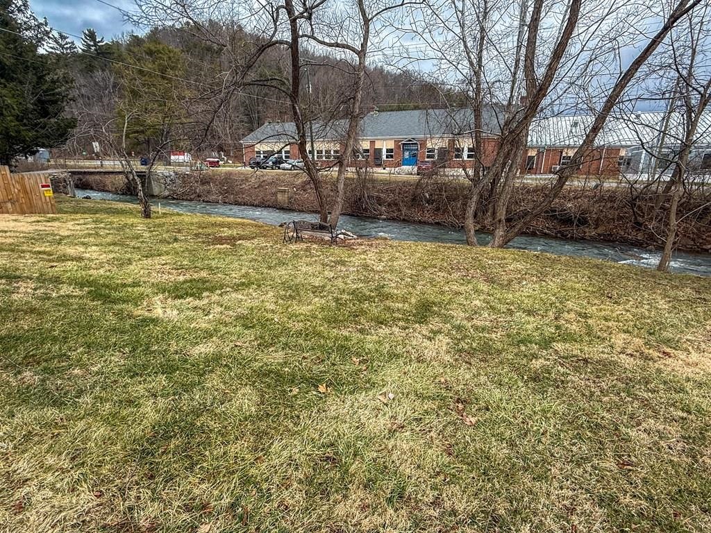 28 Fernwood Drive Rocky Gap VA 24366