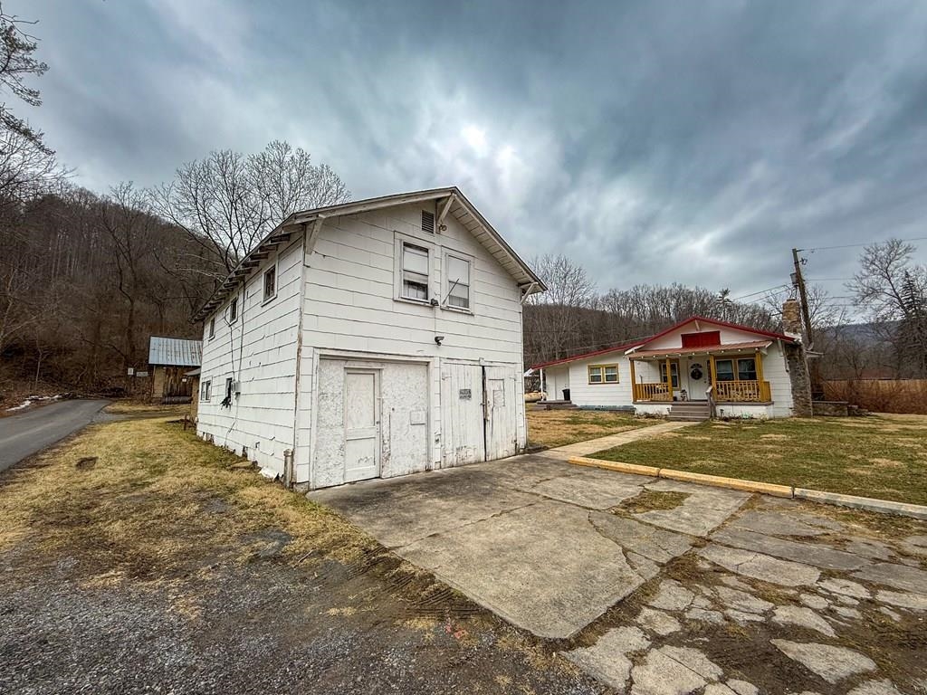 28 Fernwood Drive Rocky Gap VA 24366