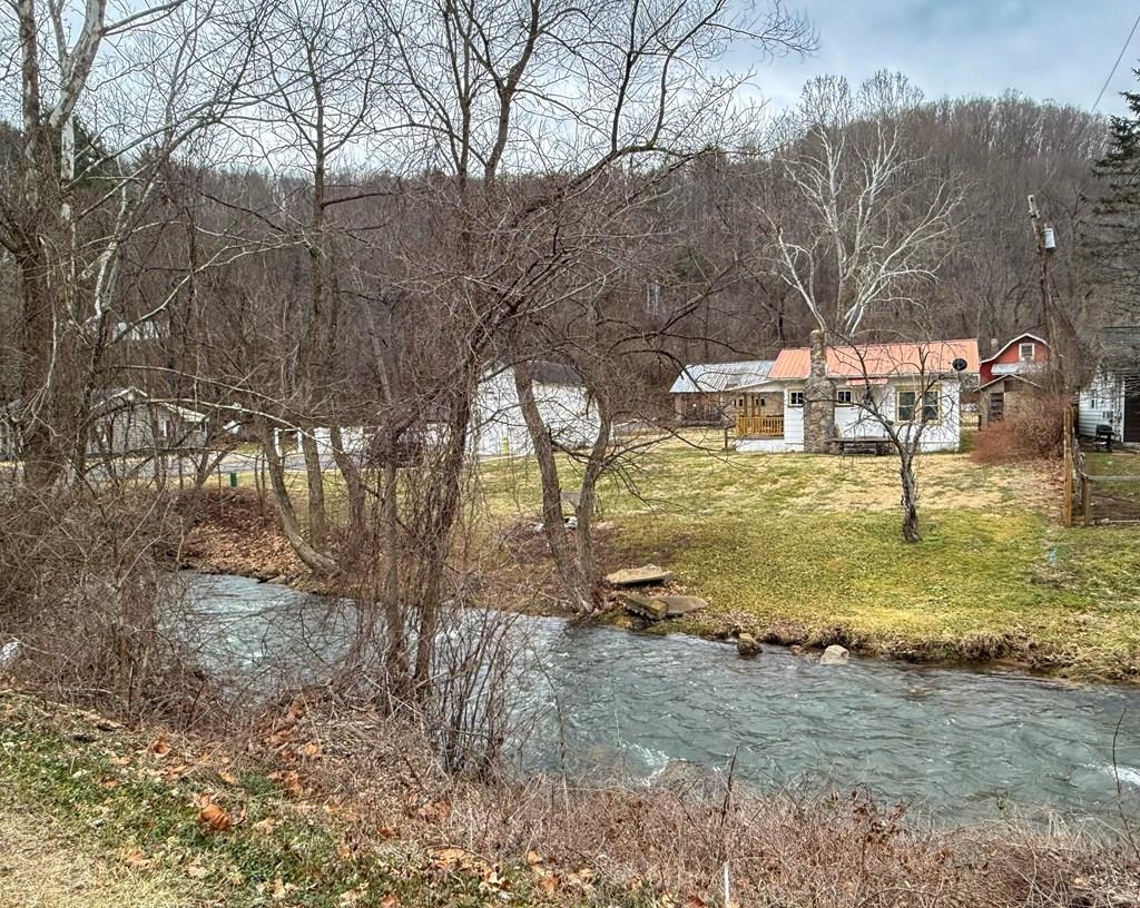 28 Fernwood Drive Rocky Gap VA 24366