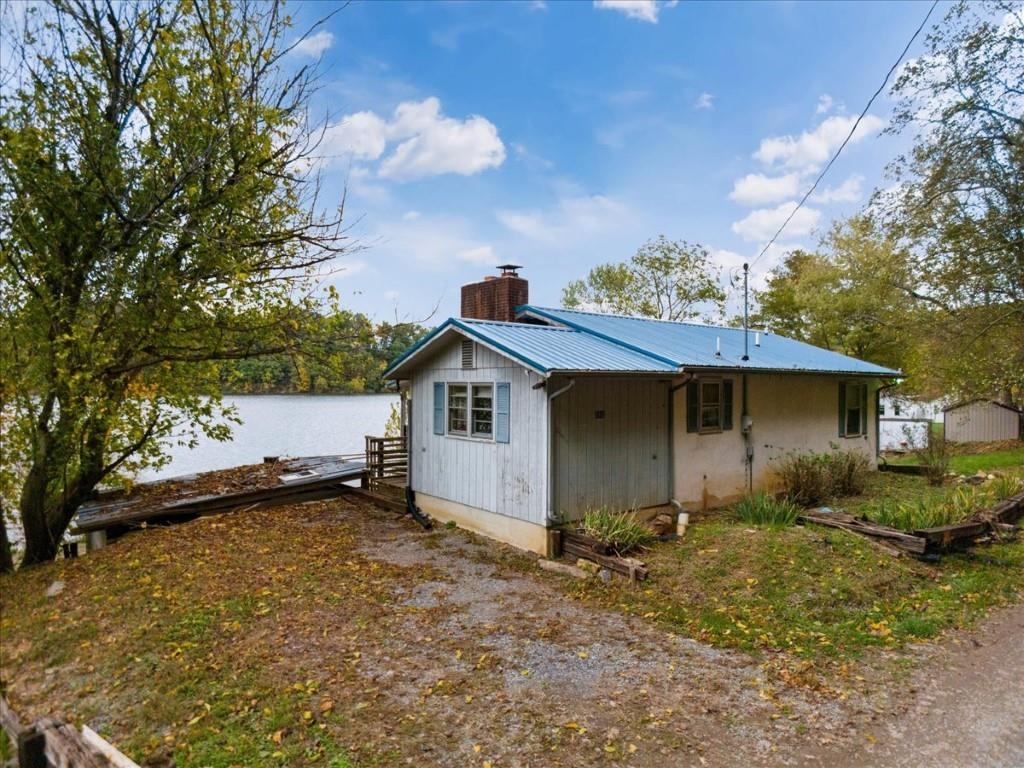 2532 Bethel Church Road Hiwassee VA 24347