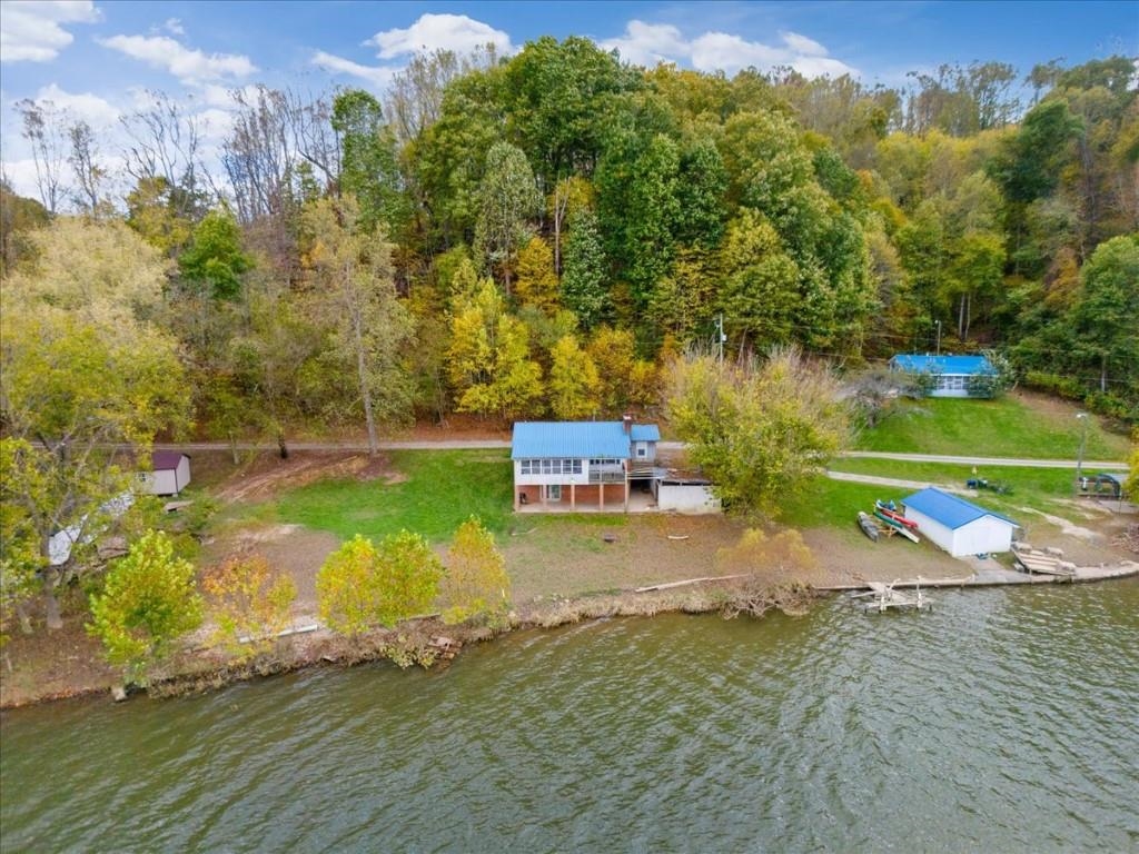 2532 Bethel Church Road Hiwassee VA 24347