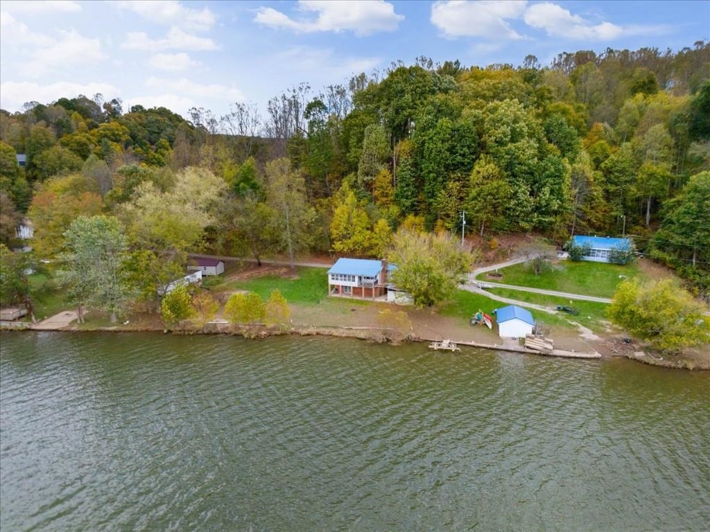 2532 Bethel Church Road Hiwassee VA 24347