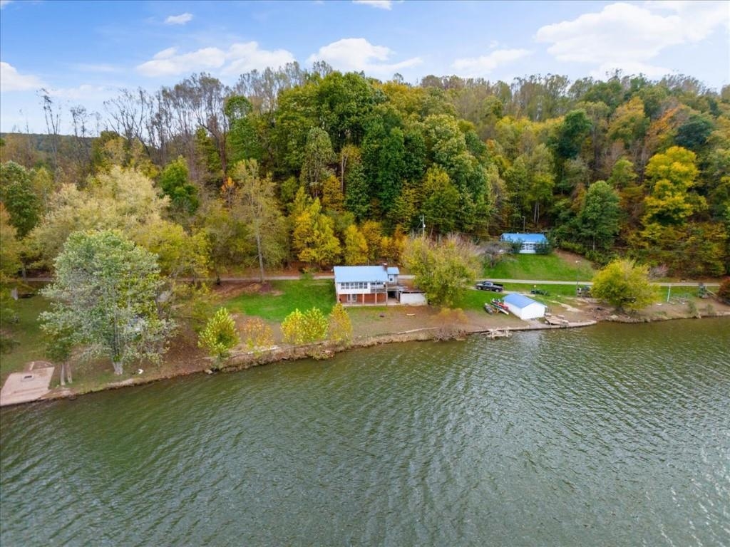 2532 Bethel Church Road Hiwassee VA 24347