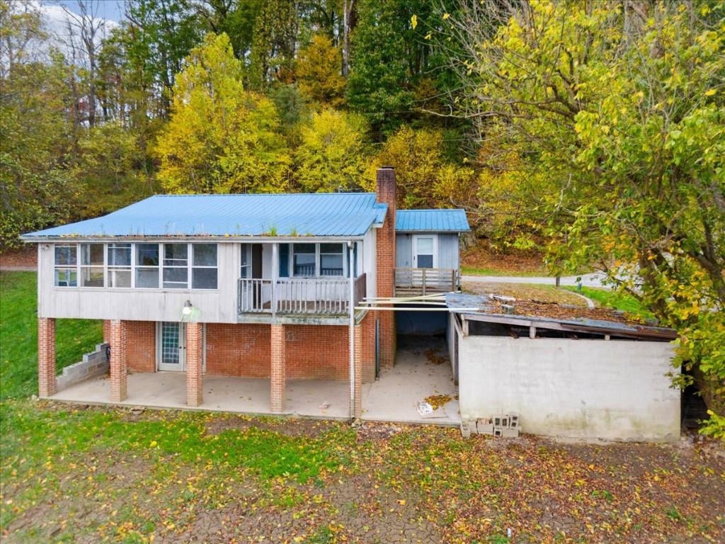 2532 Bethel Church Road Hiwassee VA 24347