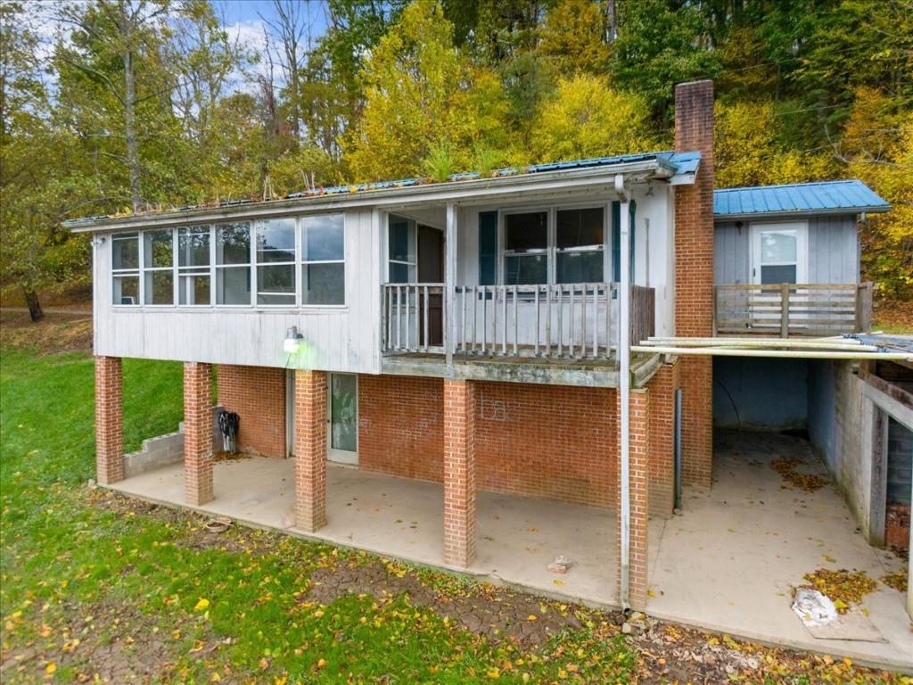 2532 Bethel Church Road Hiwassee VA 24347