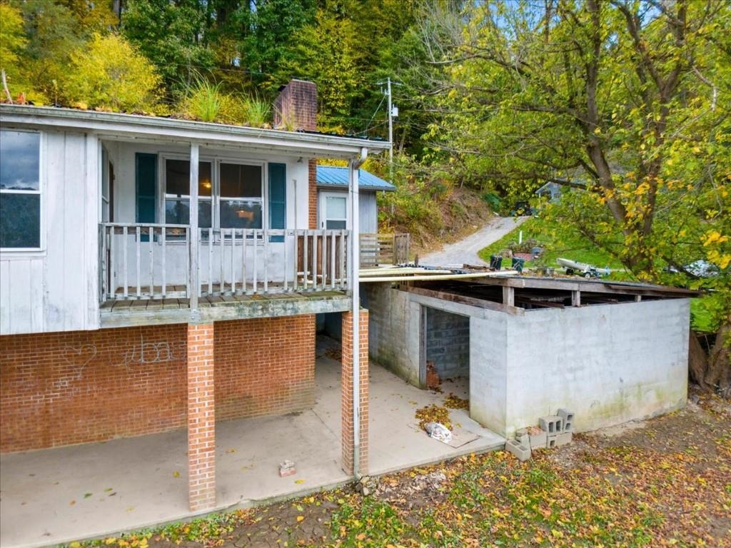 2532 Bethel Church Road Hiwassee VA 24347