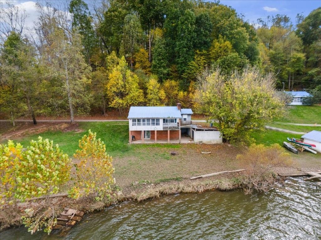 2532 Bethel Church Road Hiwassee VA 24347
