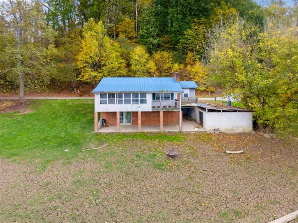 2532 Bethel Church Road Hiwassee VA 24347