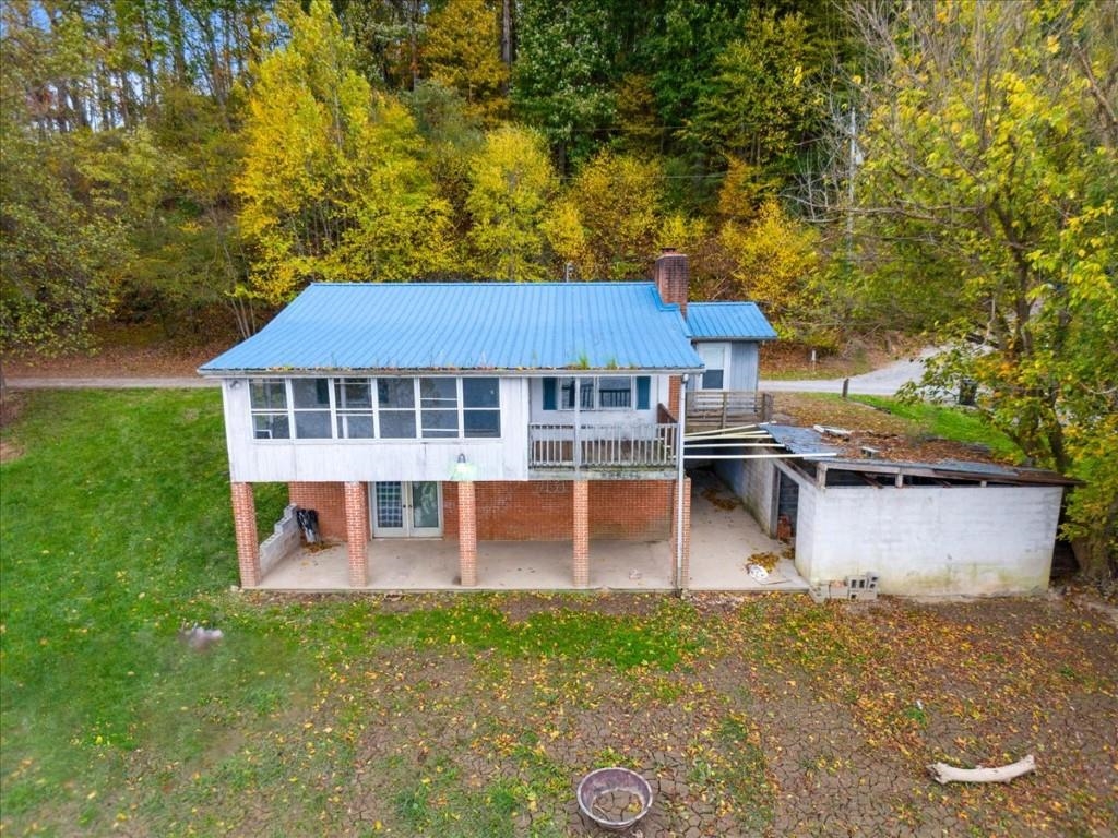 2532 Bethel Church Road Hiwassee VA 24347