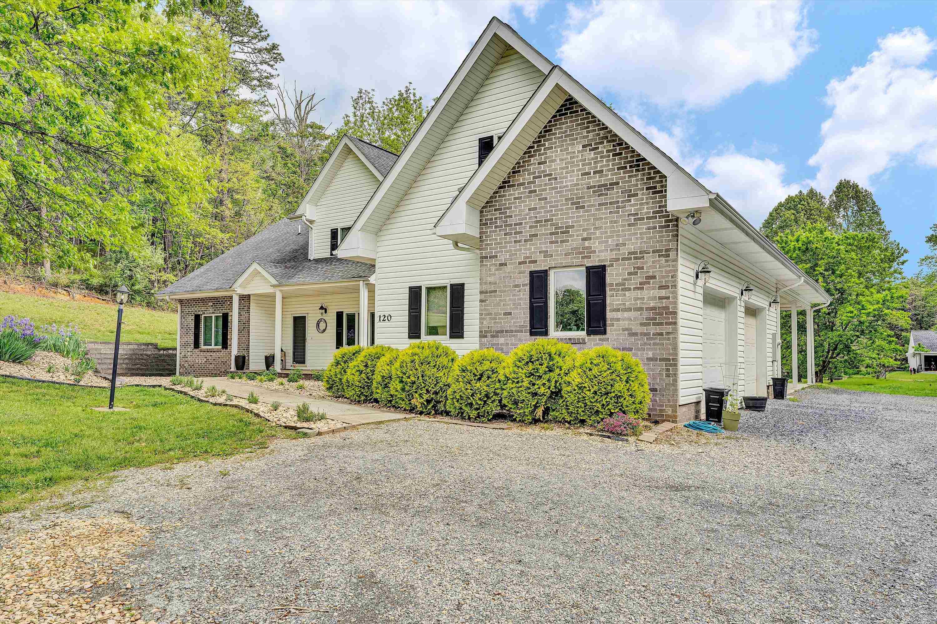 120 Stonelea Drive Troutville VA 24175