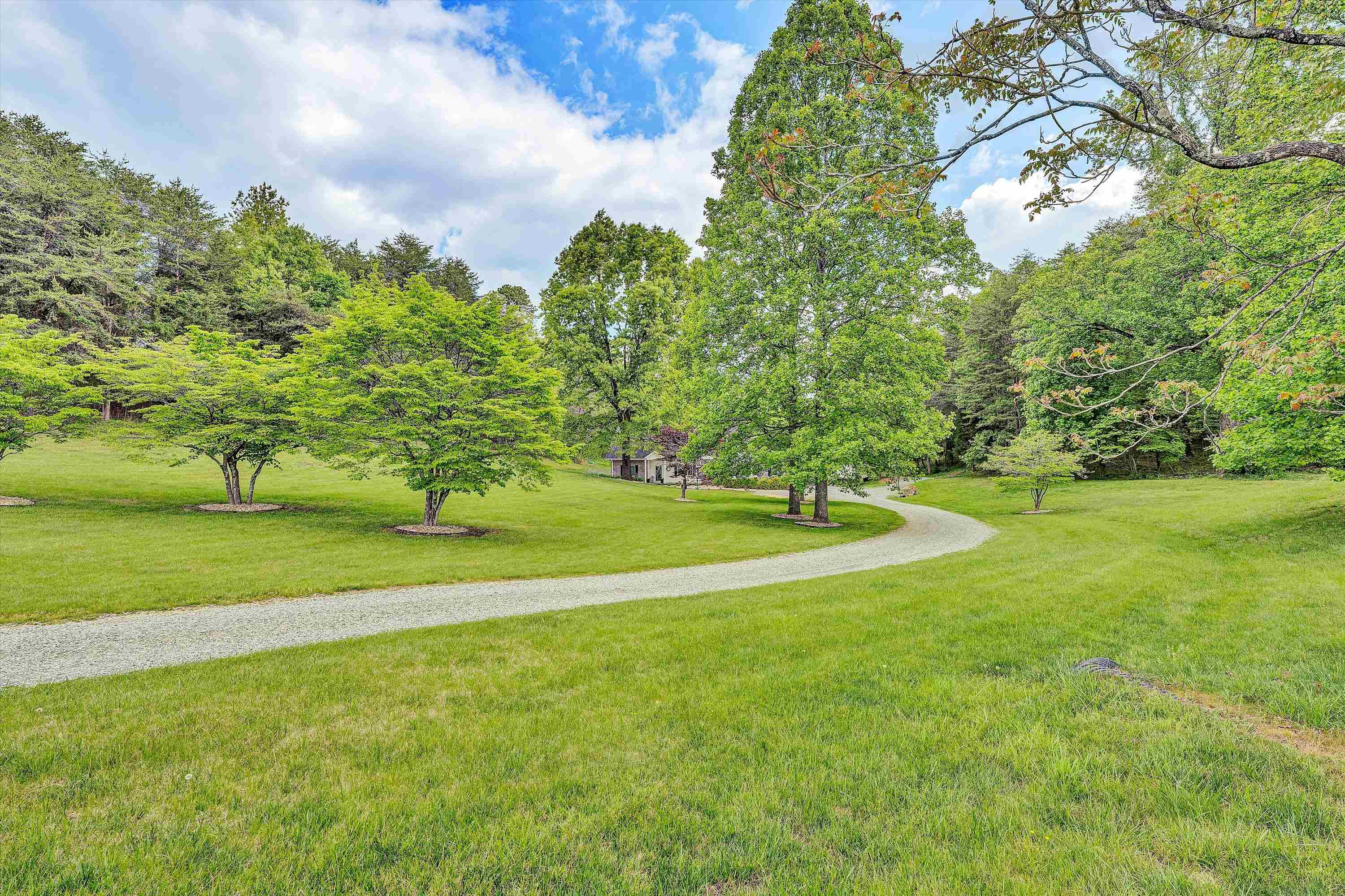 120 Stonelea Drive Troutville VA 24175