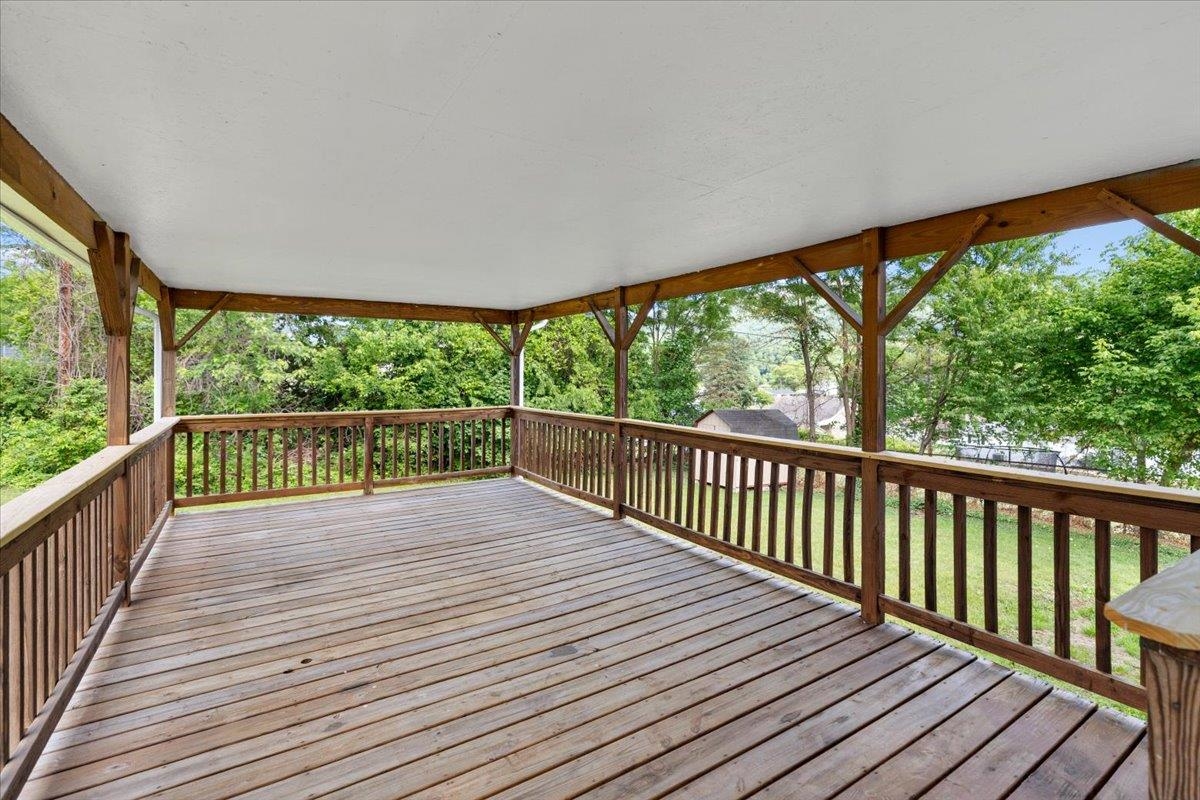 104 Pine Street Narrows VA 24124