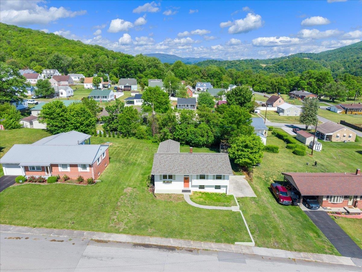 104 Pine Street Narrows VA 24124