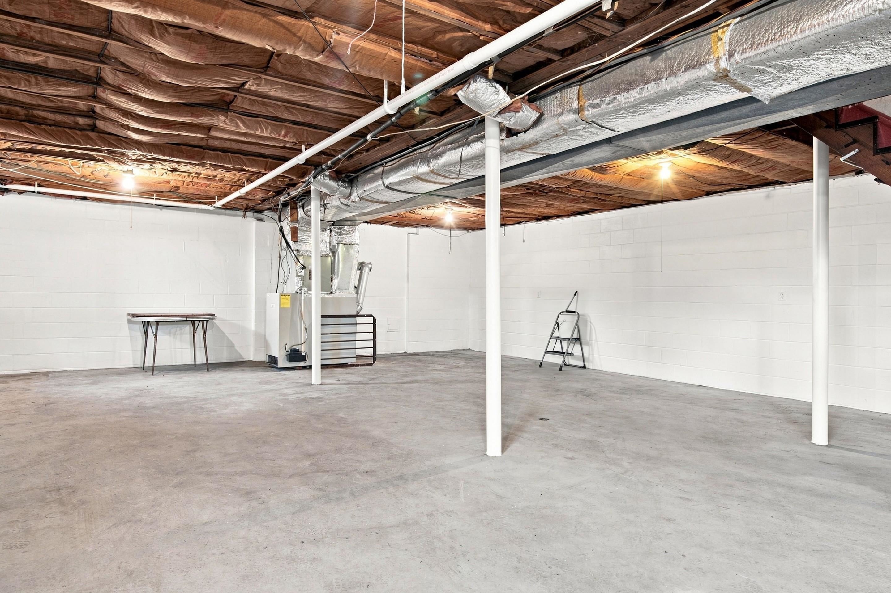 6477 Virginia Avenue Pembroke VA 24136