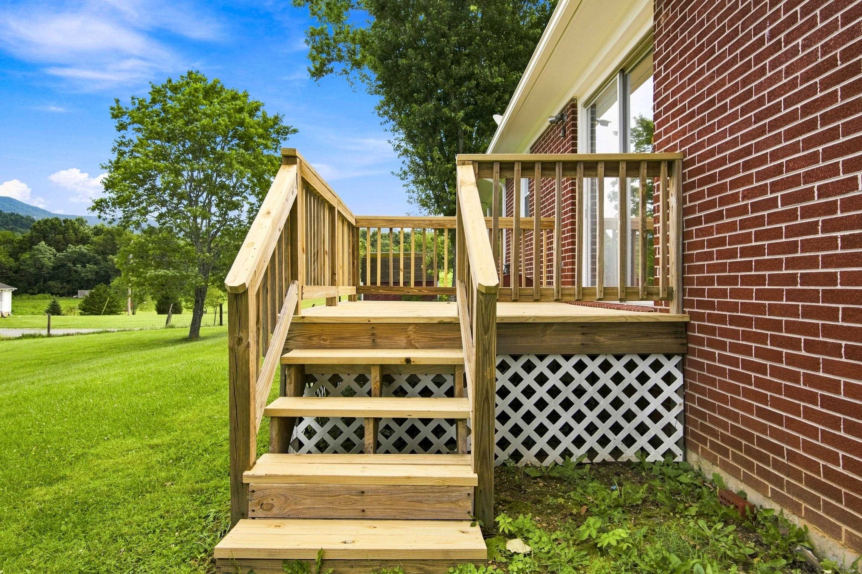6477 Virginia Avenue Pembroke VA 24136