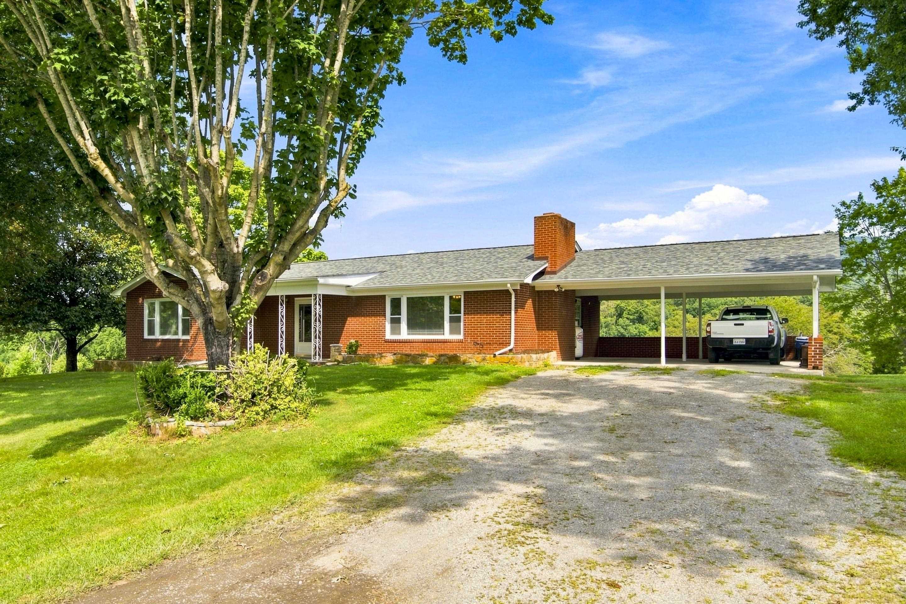 6477 Virginia Avenue Pembroke VA 24136