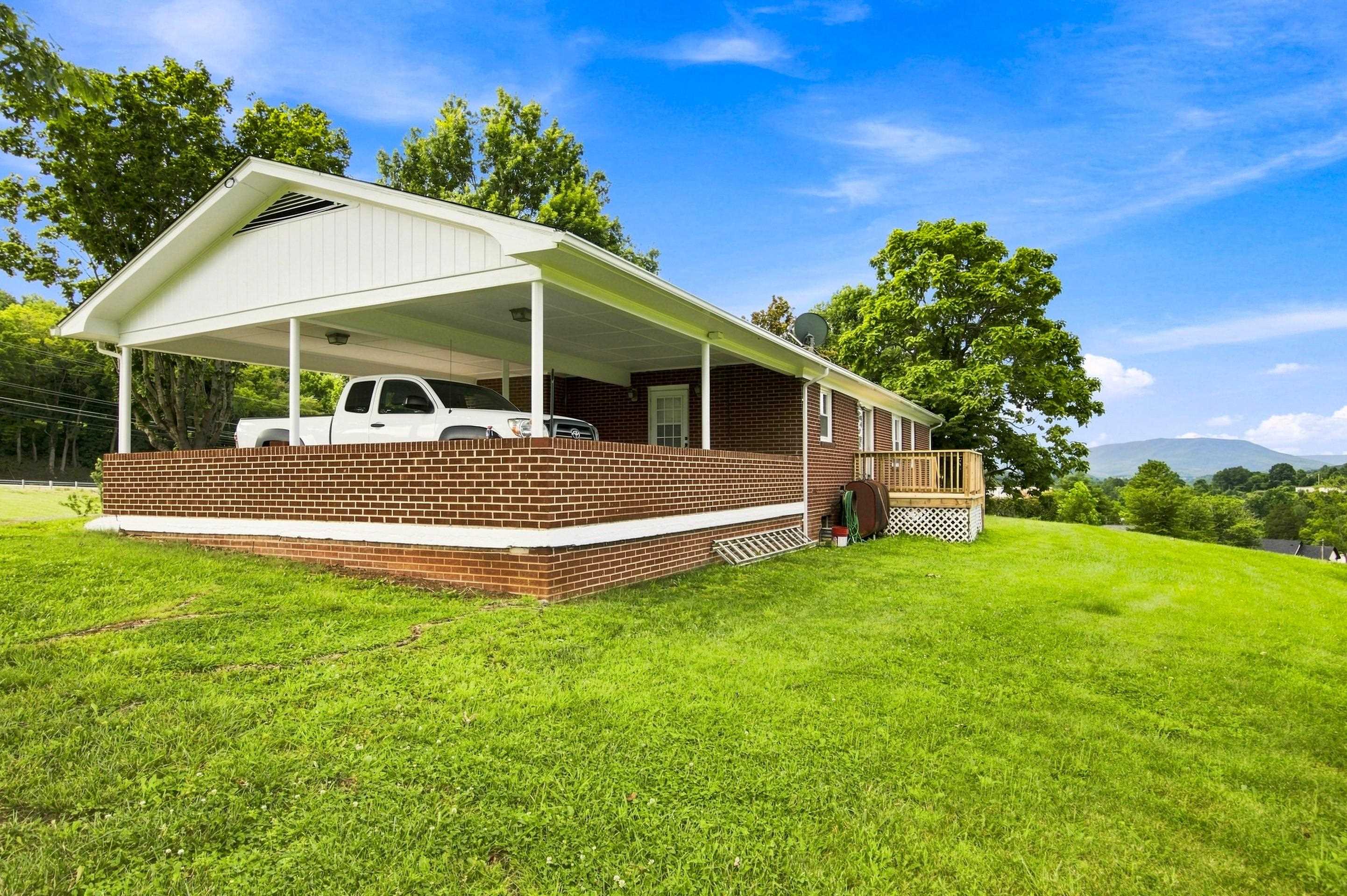 6477 Virginia Avenue Pembroke VA 24136