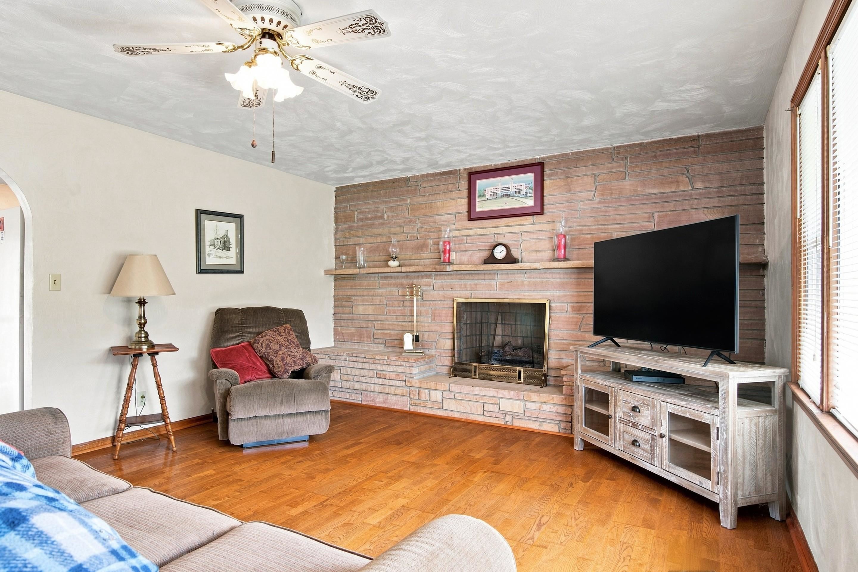 6477 Virginia Avenue Pembroke VA 24136