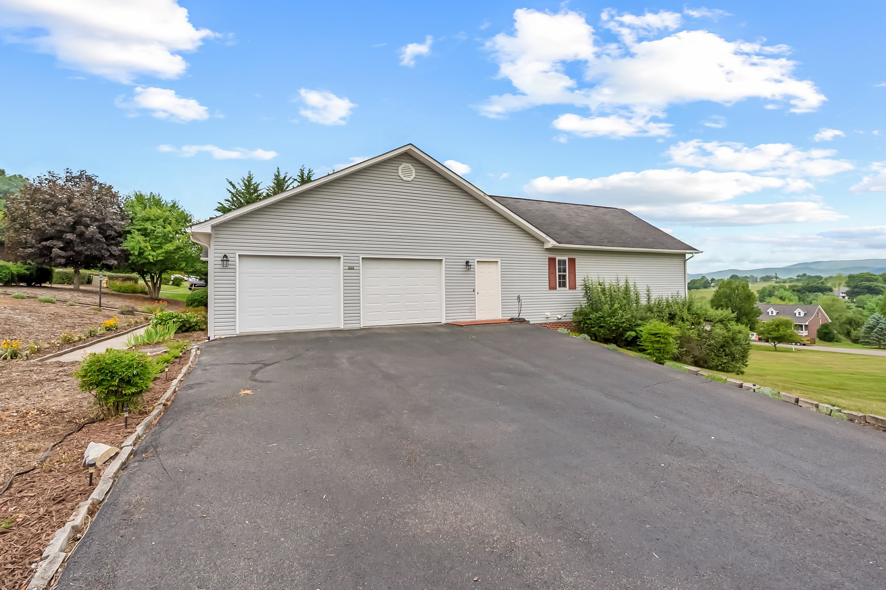 200 Century Court Wytheville VA 24382