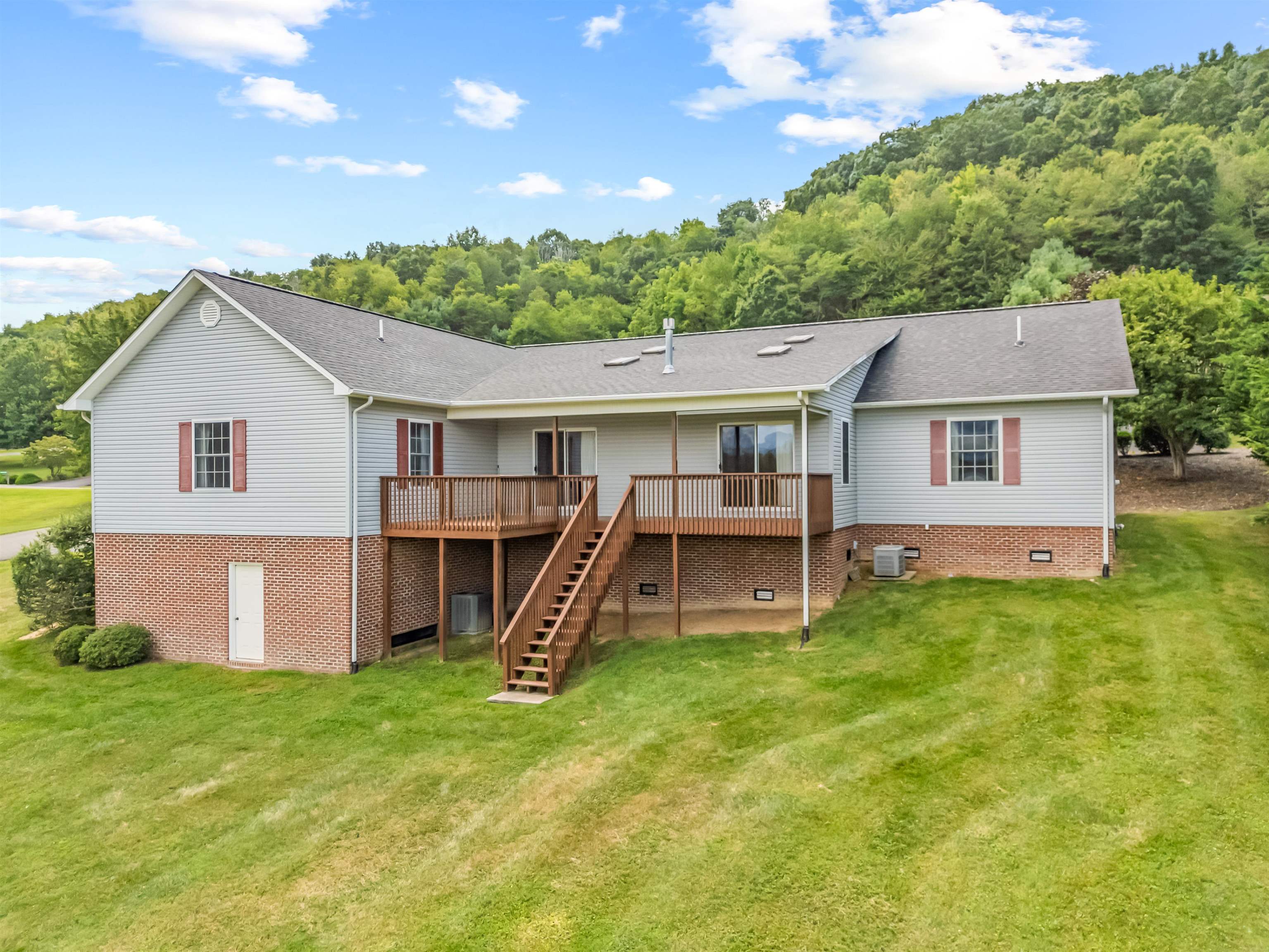 200 Century Court Wytheville VA 24382