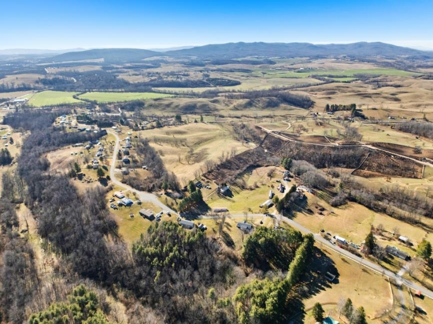 460 Carterville Heights Road Max Meadows VA 24360