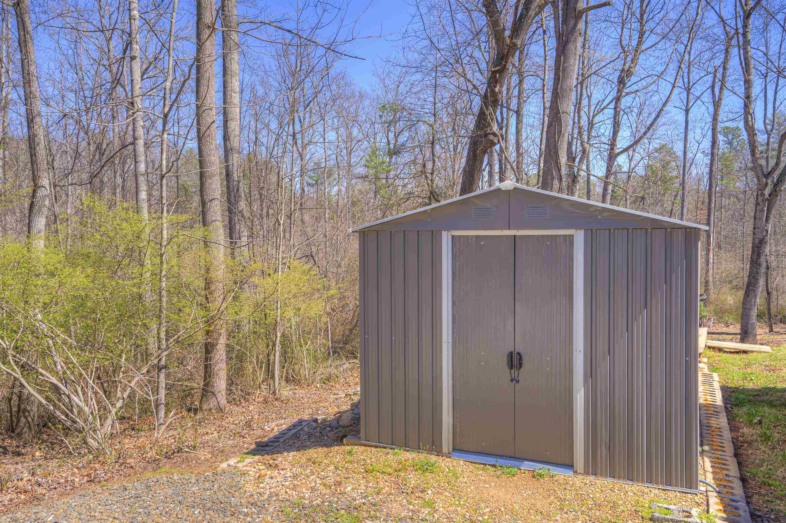 213 Christiansburg Pike NE Floyd VA 24091