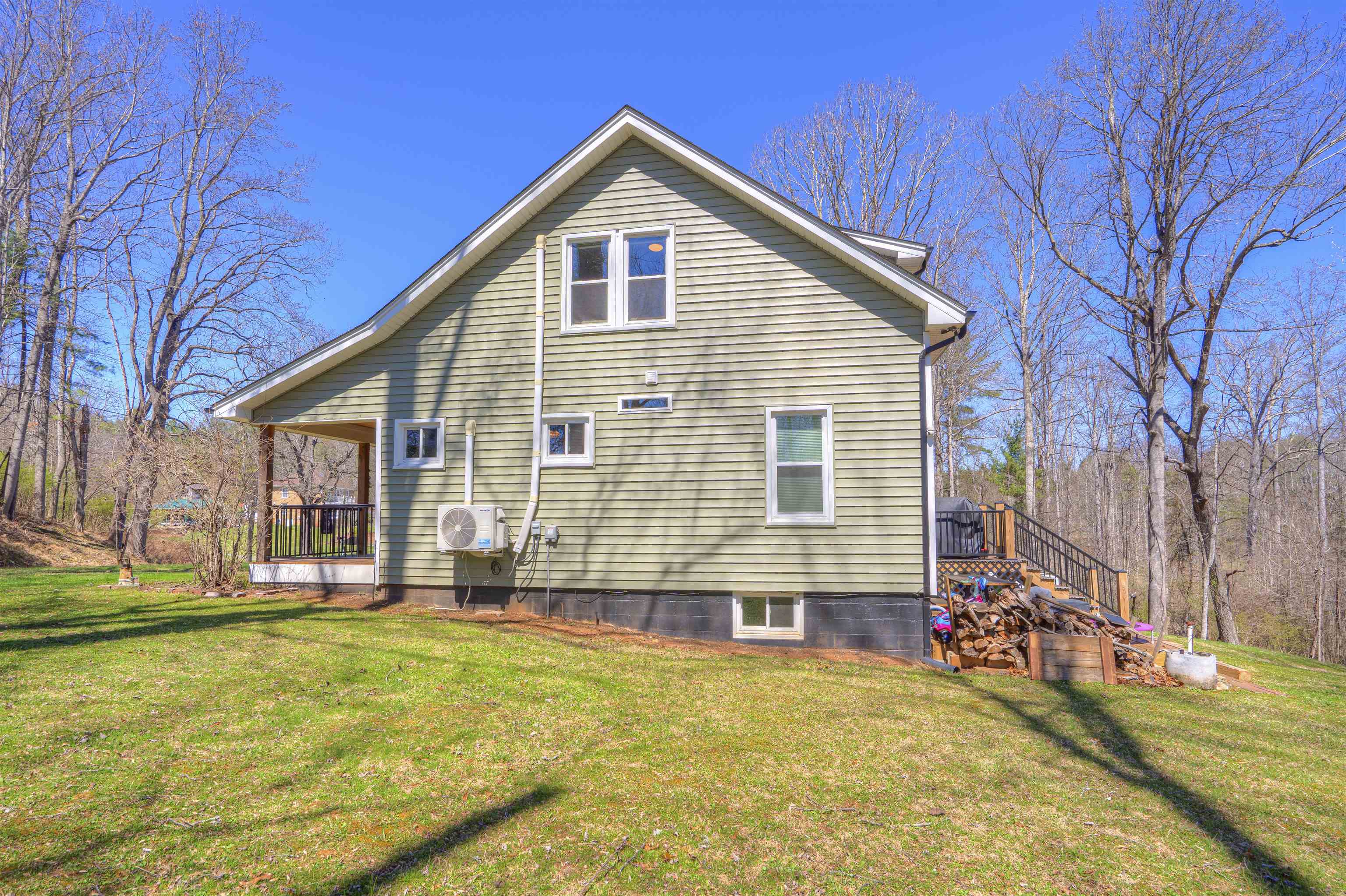 213 Christiansburg Pike NE Floyd VA 24091