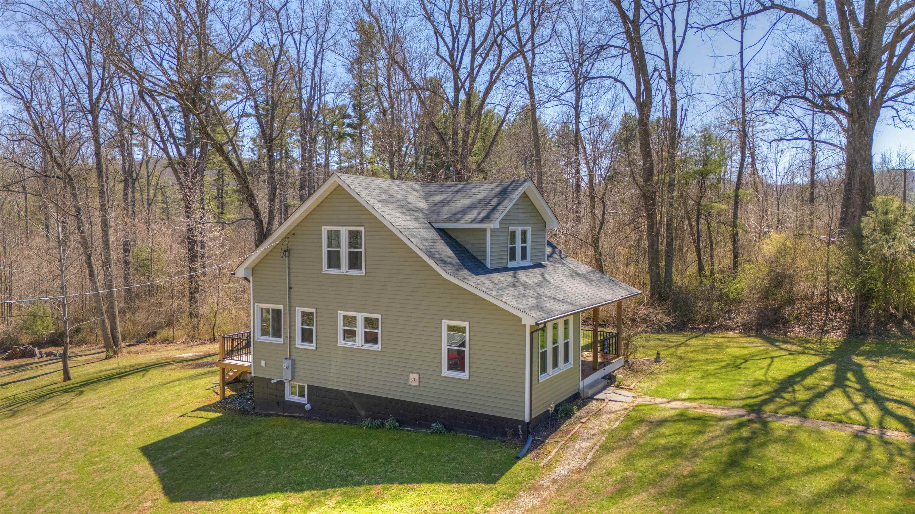 213 Christiansburg Pike NE Floyd VA 24091