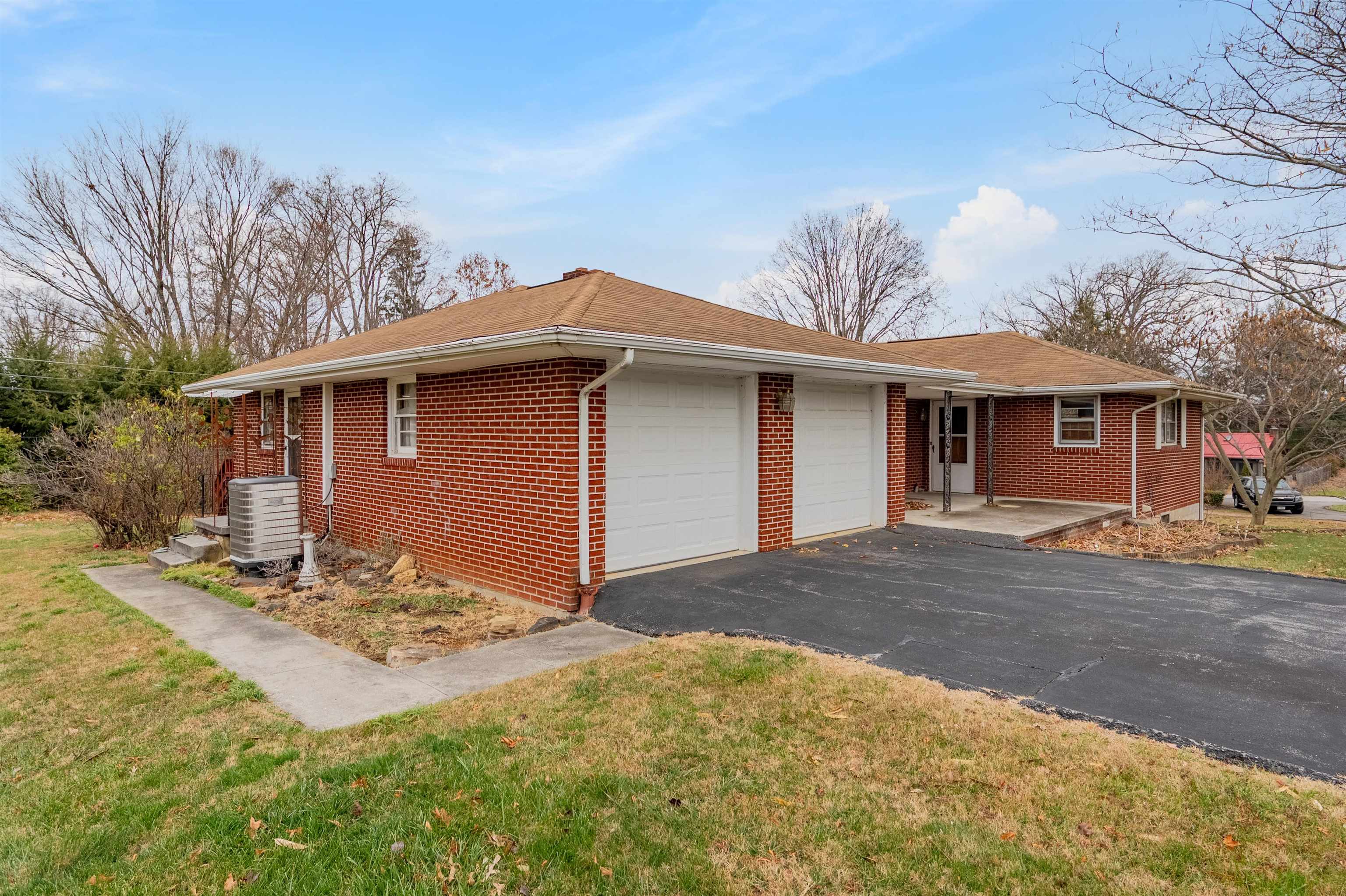 935 Hummingbird Drive SW Christiansburg VA 24073