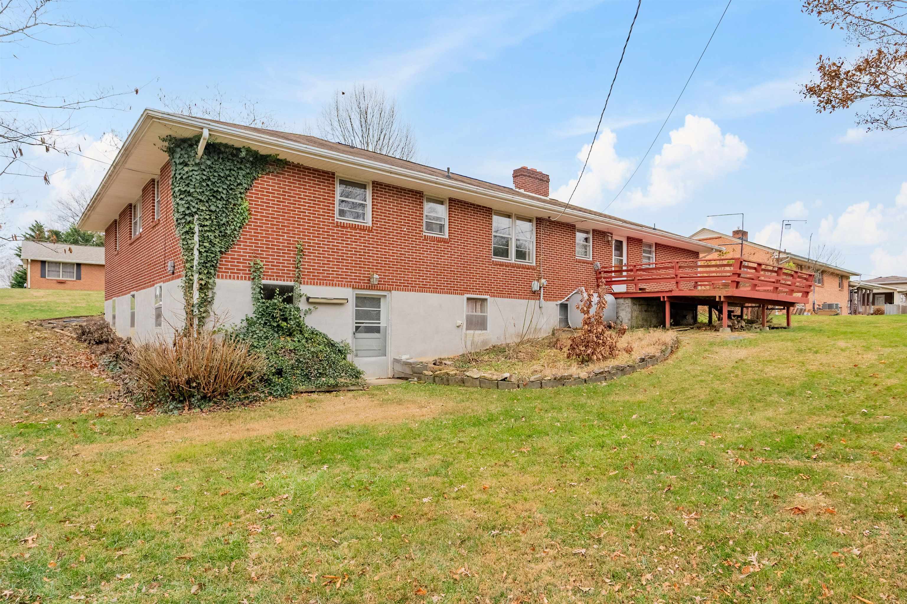 935 Hummingbird Drive SW Christiansburg VA 24073