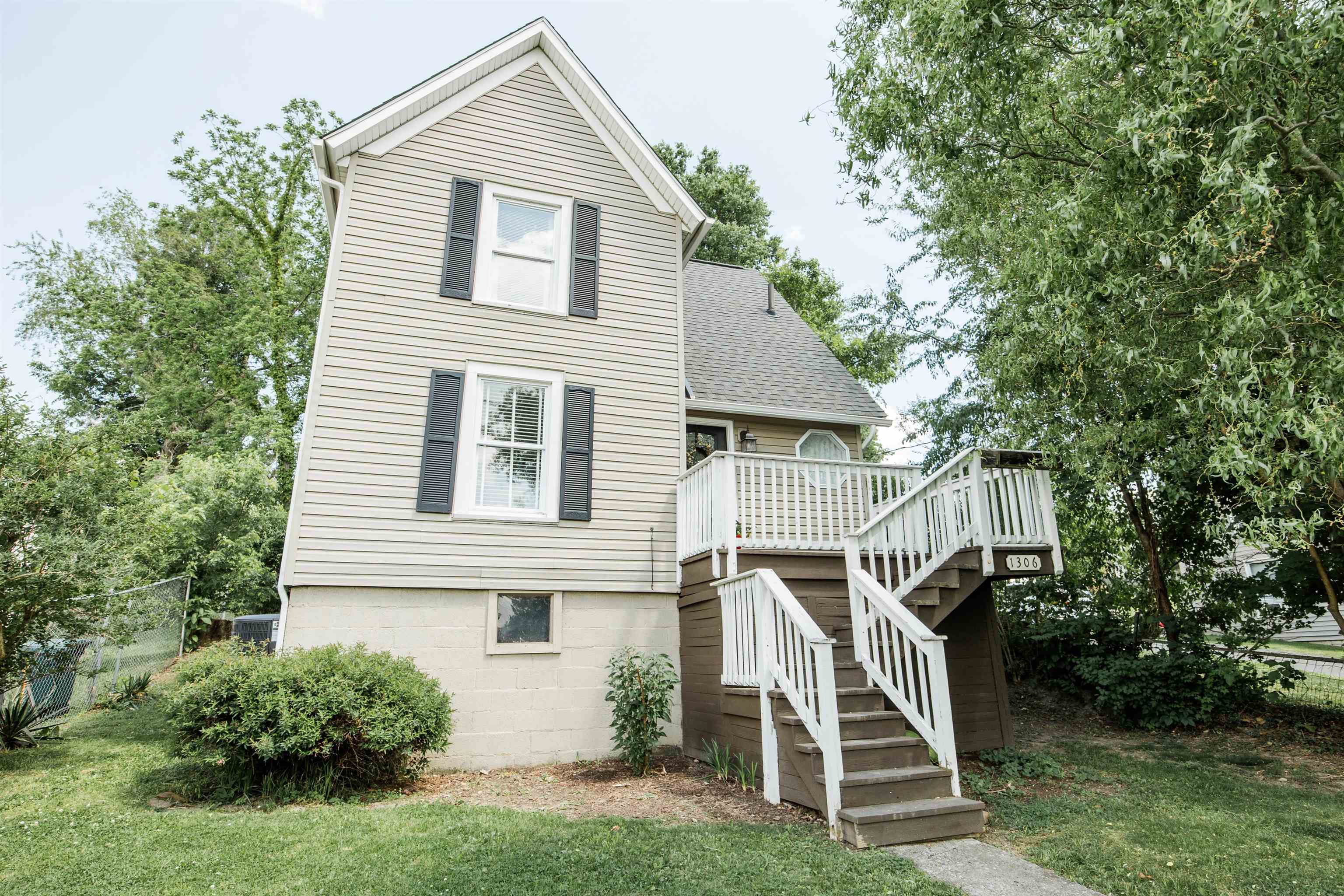 1306 Fourth Street Radford VA 24141