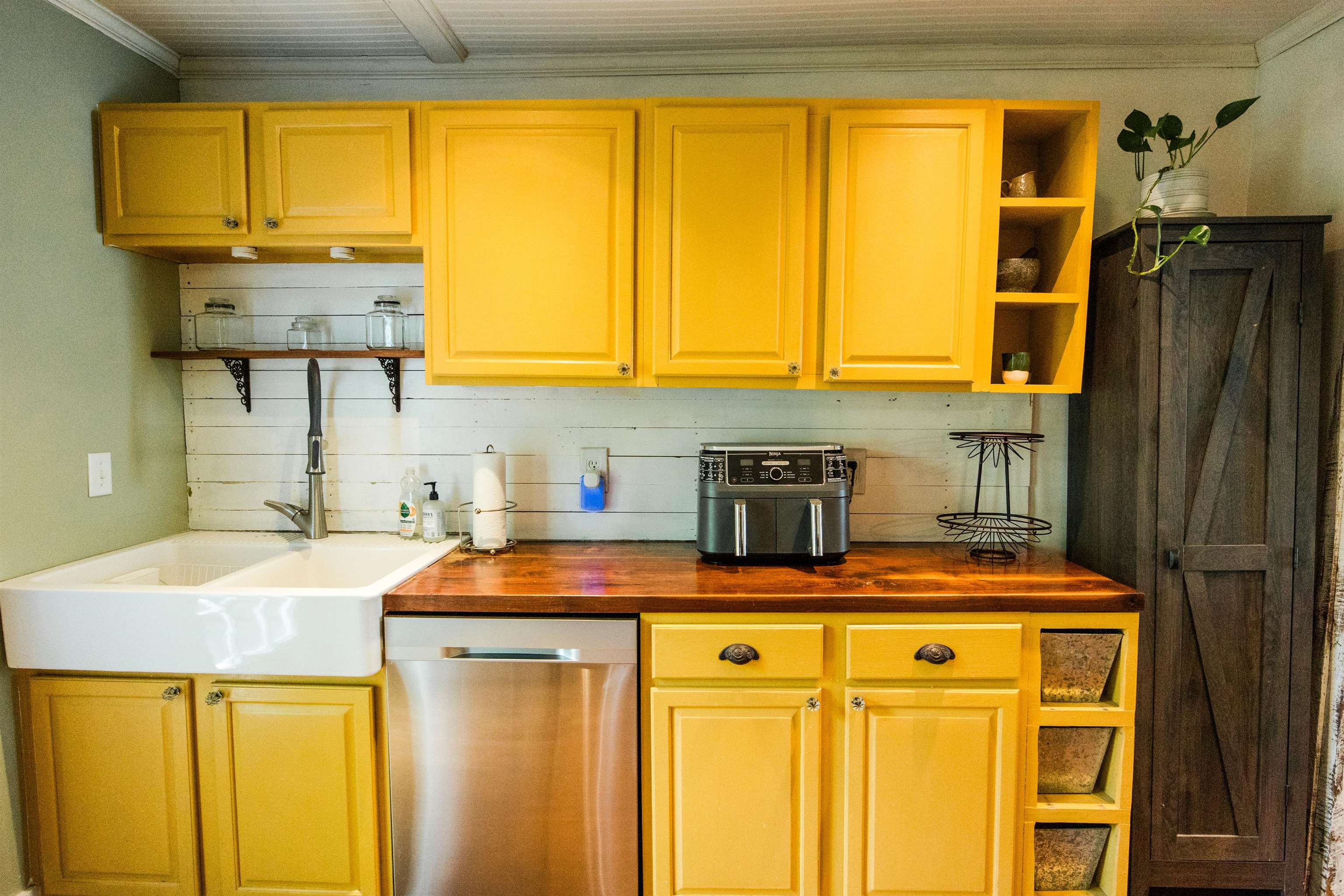 1306 Fourth Street Radford VA 24141