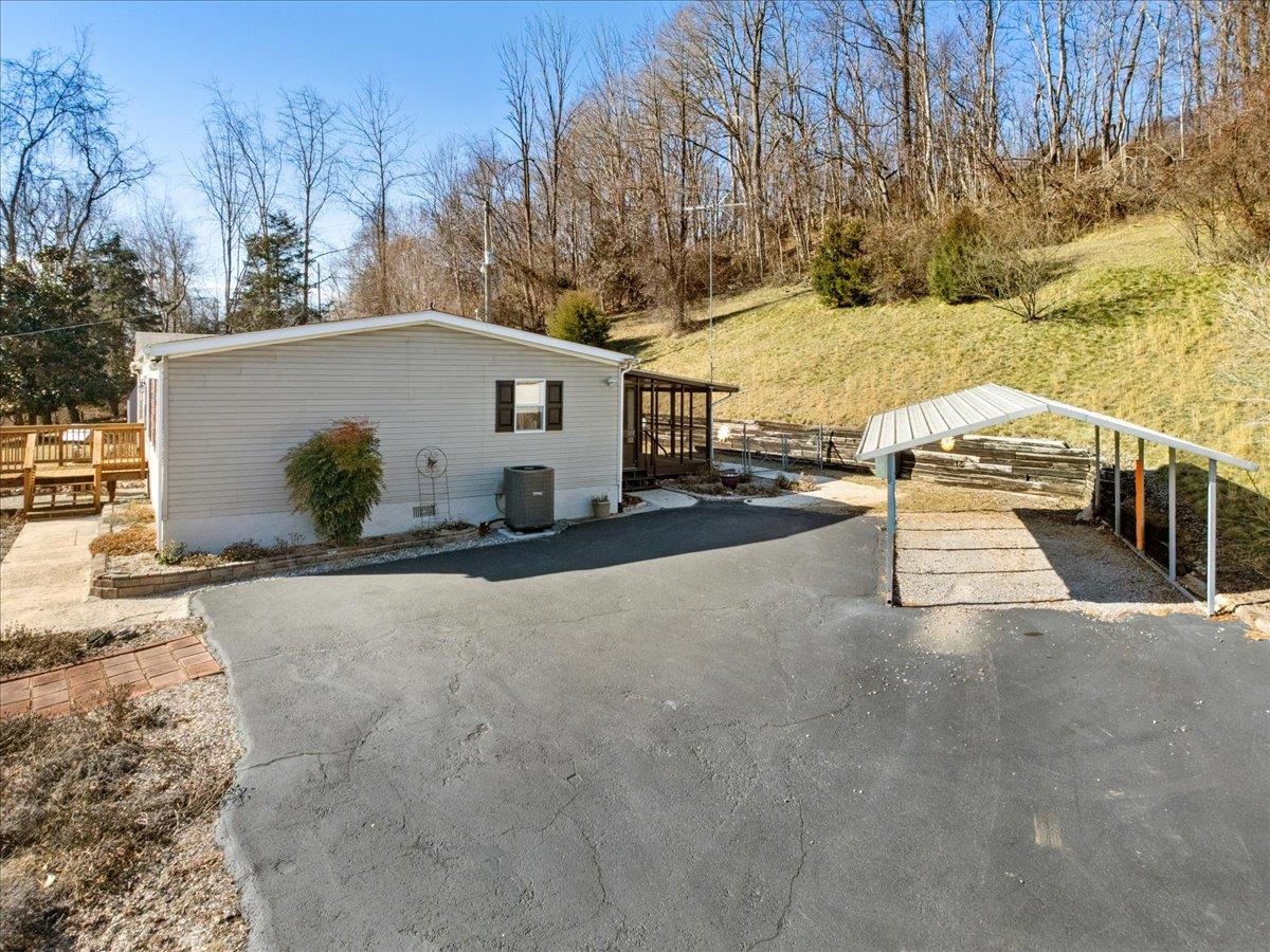 4805 Shelburne Road Radford VA 24141