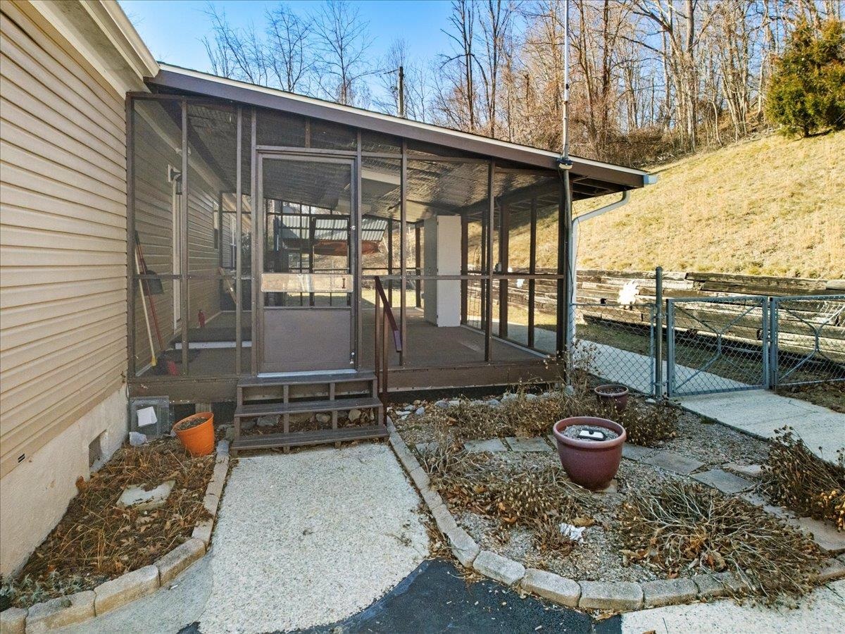 4805 Shelburne Road Radford VA 24141