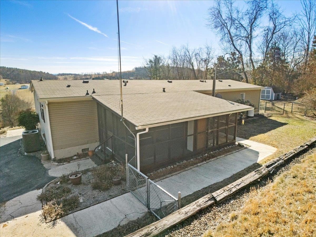 4805 Shelburne Road Radford VA 24141
