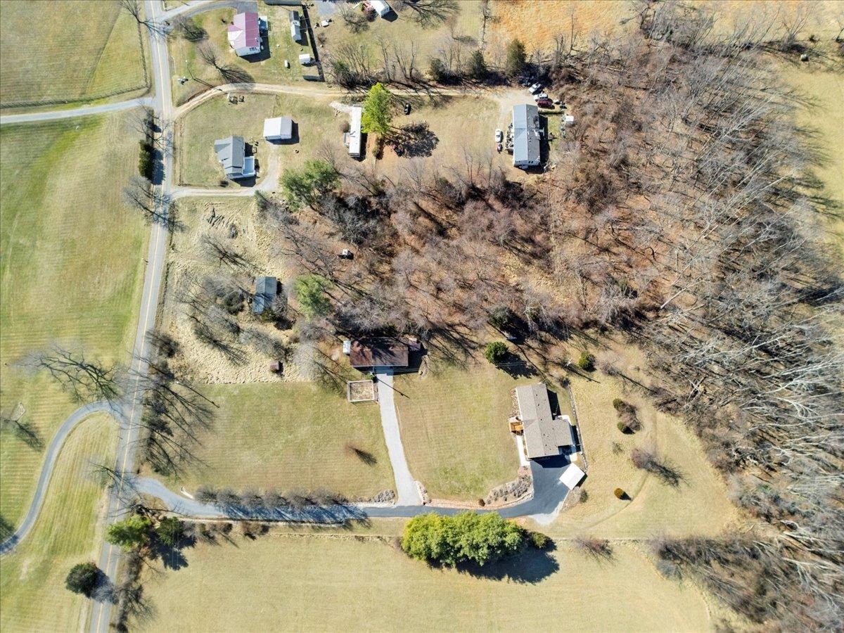 4805 Shelburne Road Radford VA 24141