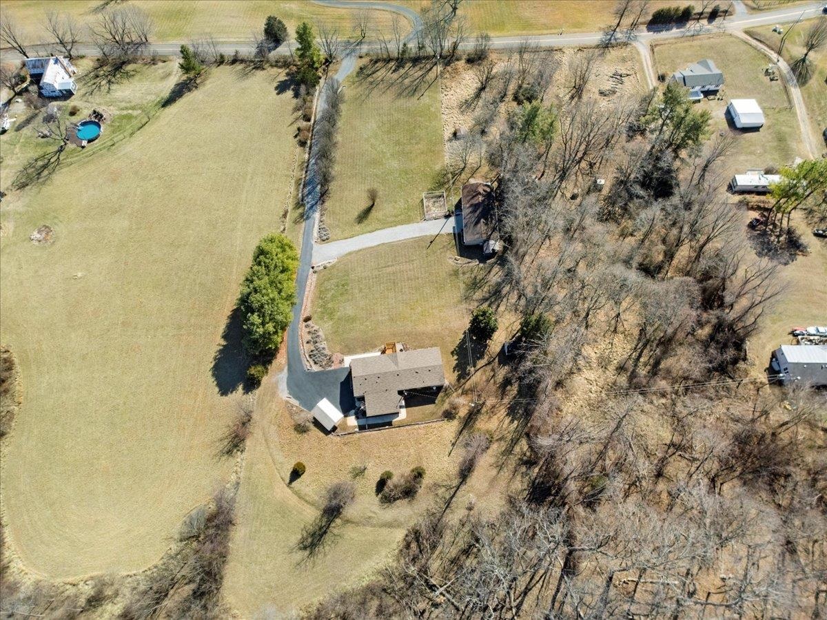 4805 Shelburne Road Radford VA 24141